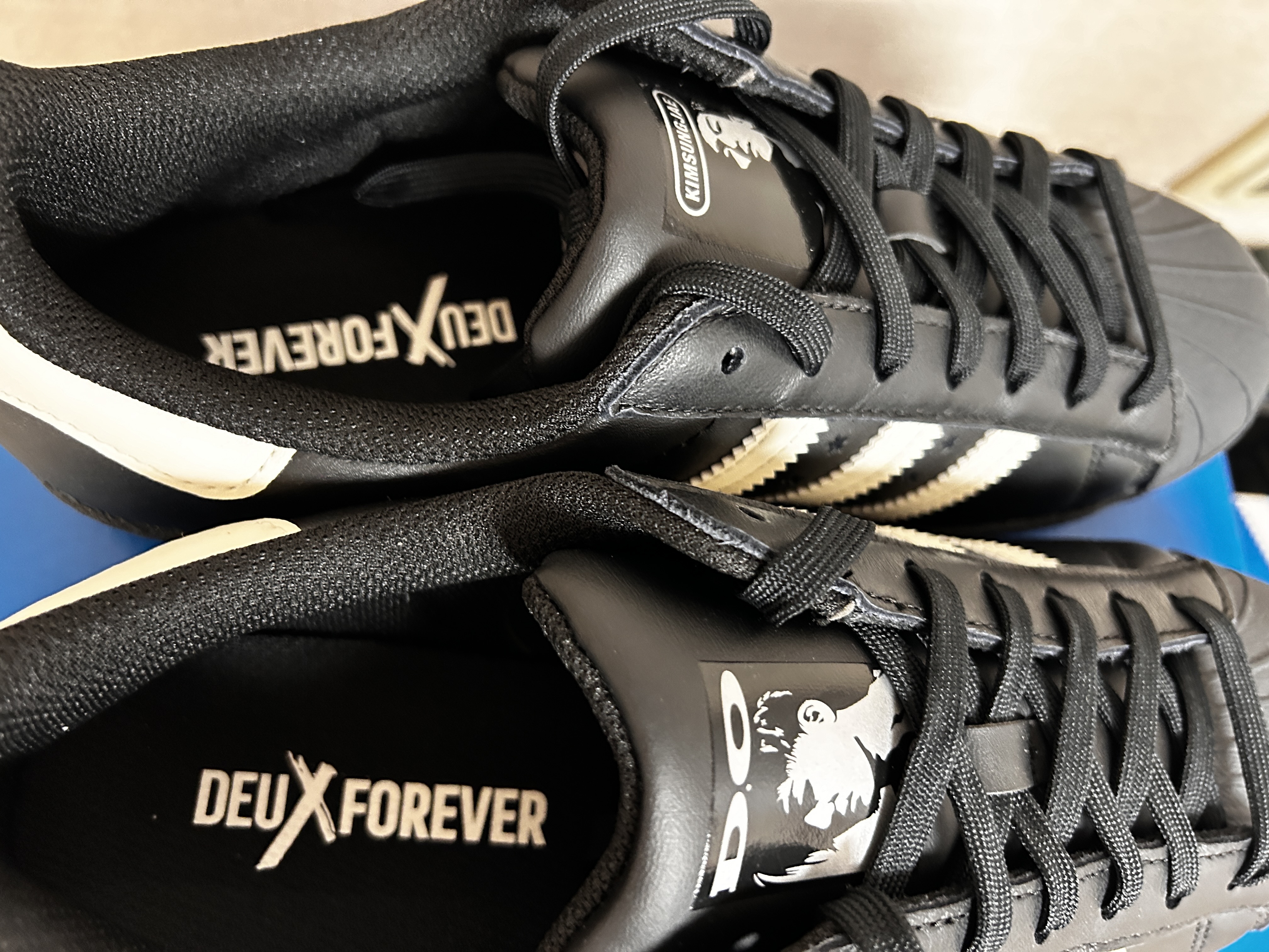 Adidas x Deux Superstar 80s Core Black Off White 착용 스타일 - 4