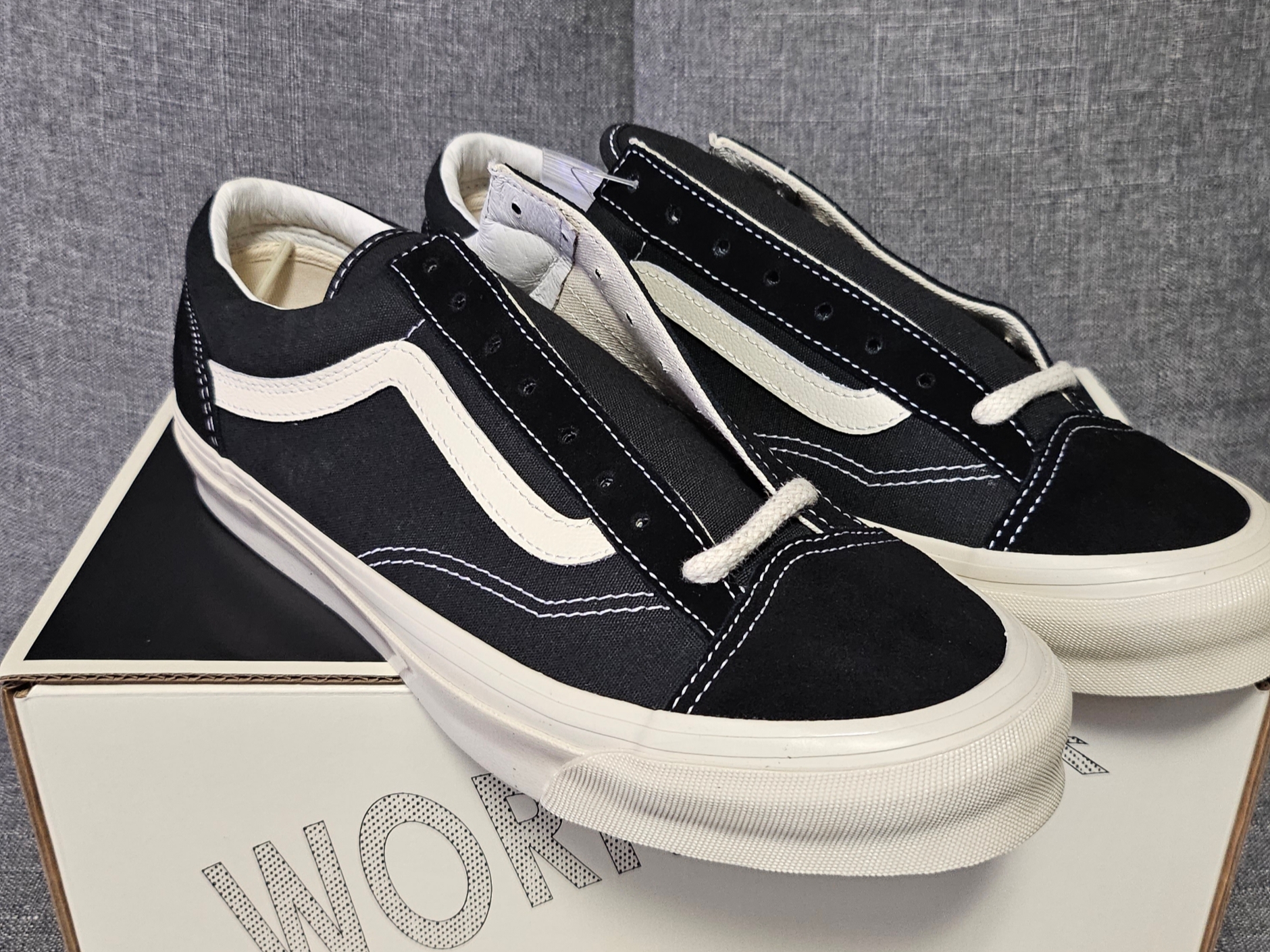 Vans Vault x Worksout OG Style 36 LX Black White Aspa 착용 스타일 - 1
