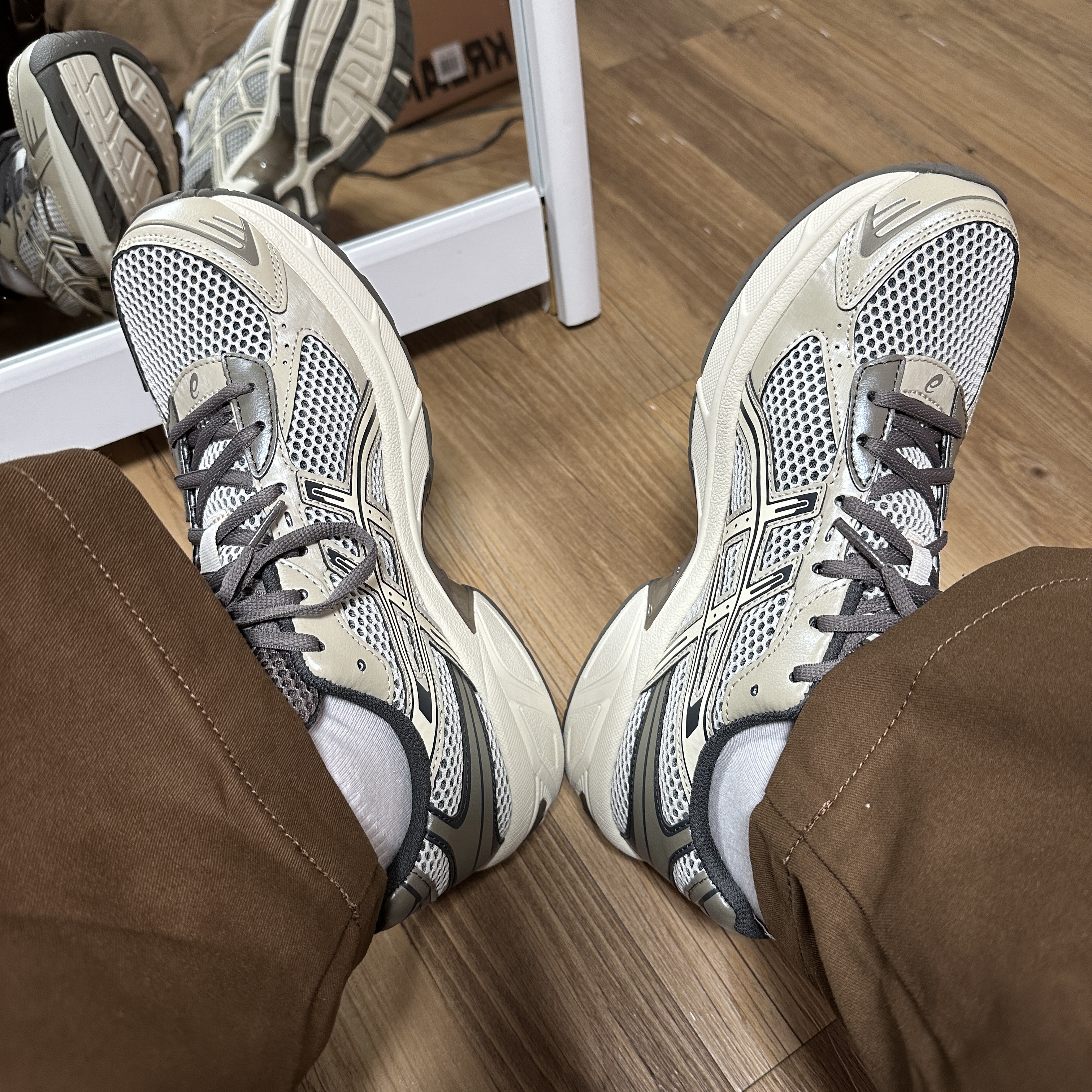 Asics Gel-1130 Birch Dark Taupe - Korea Exclusive 착용 스타일