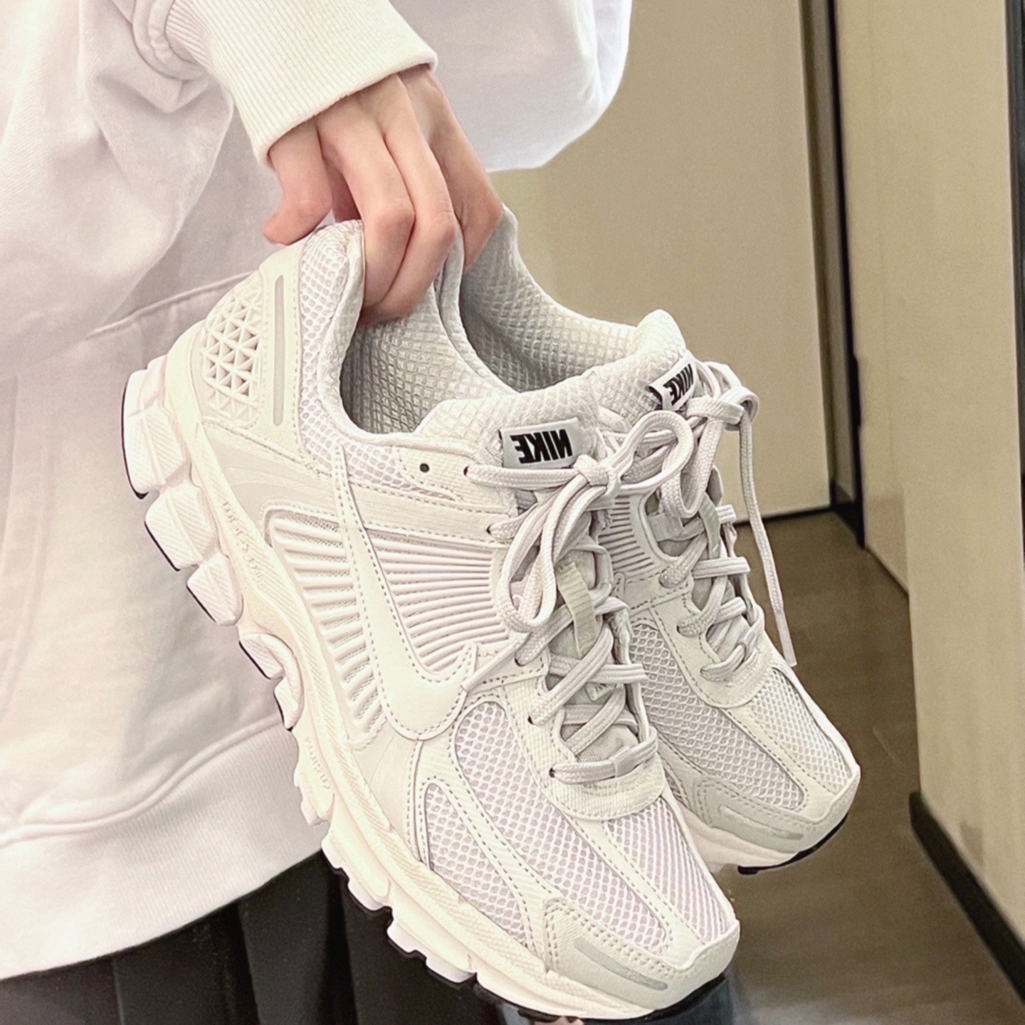 Nike Zoom Vomero 5 SP Vast Grey 2023 착용 스타일 - 2