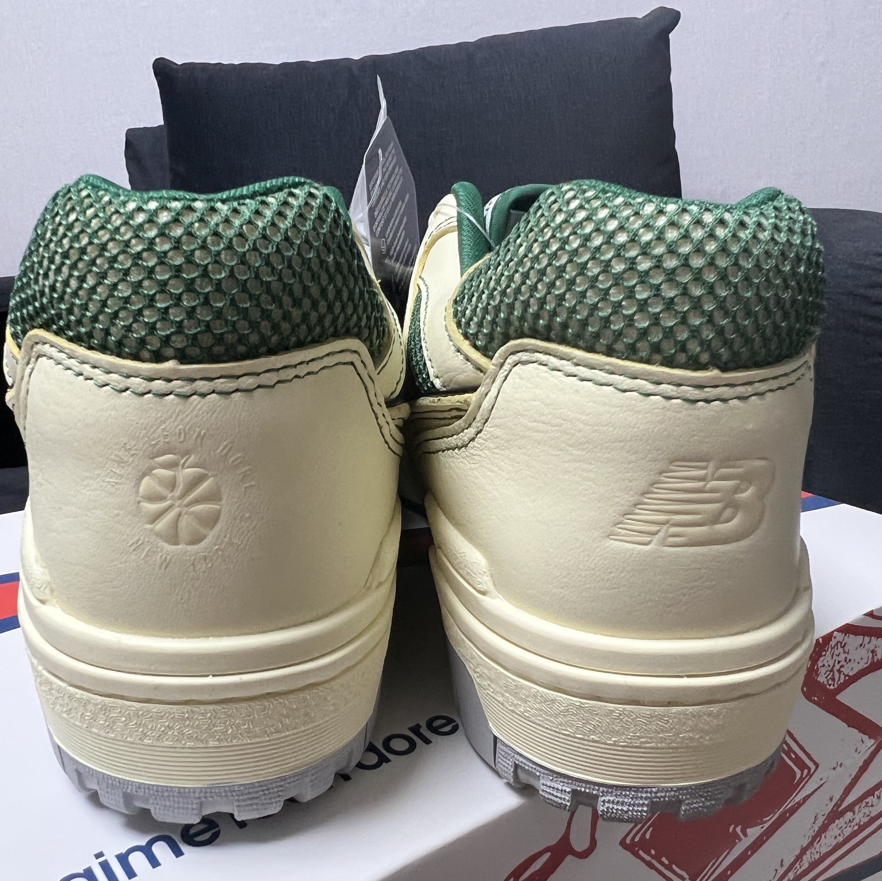 New Balance x Aime Leon Dore 550 Dawn Glow Classic Pine 착용 스타일 - 4