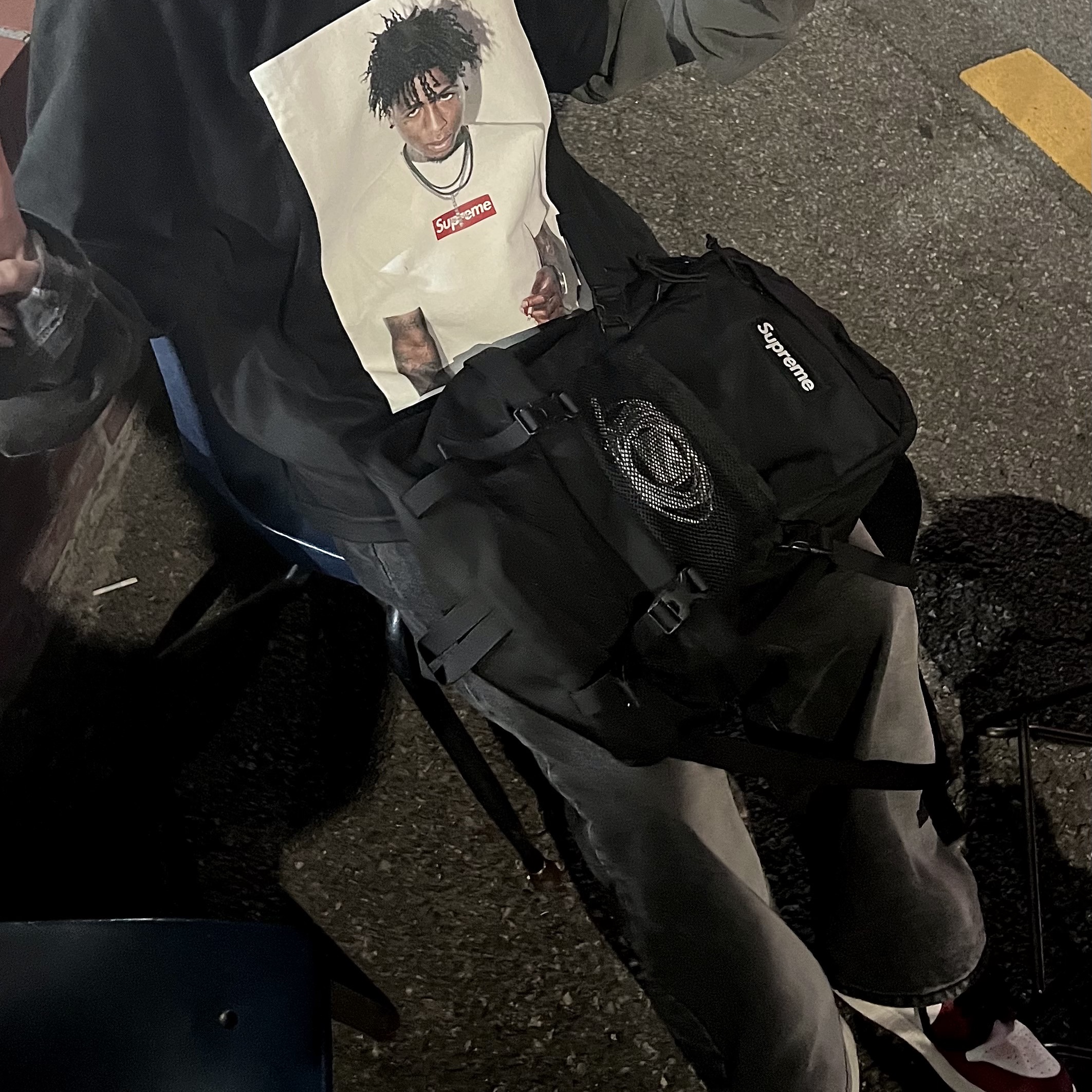 Supreme NBA Youngboy T-Shirt Black - 23FW, Jordan 1 Retro High OG Chicago 2015 착용 스타일 - 3