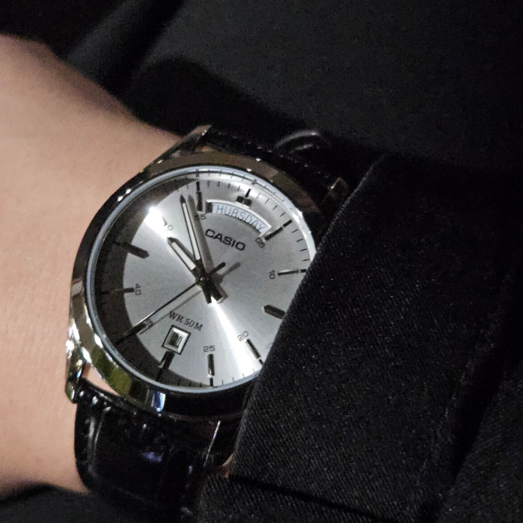 Casio MTP-1370L-7AVDF 착용 스타일