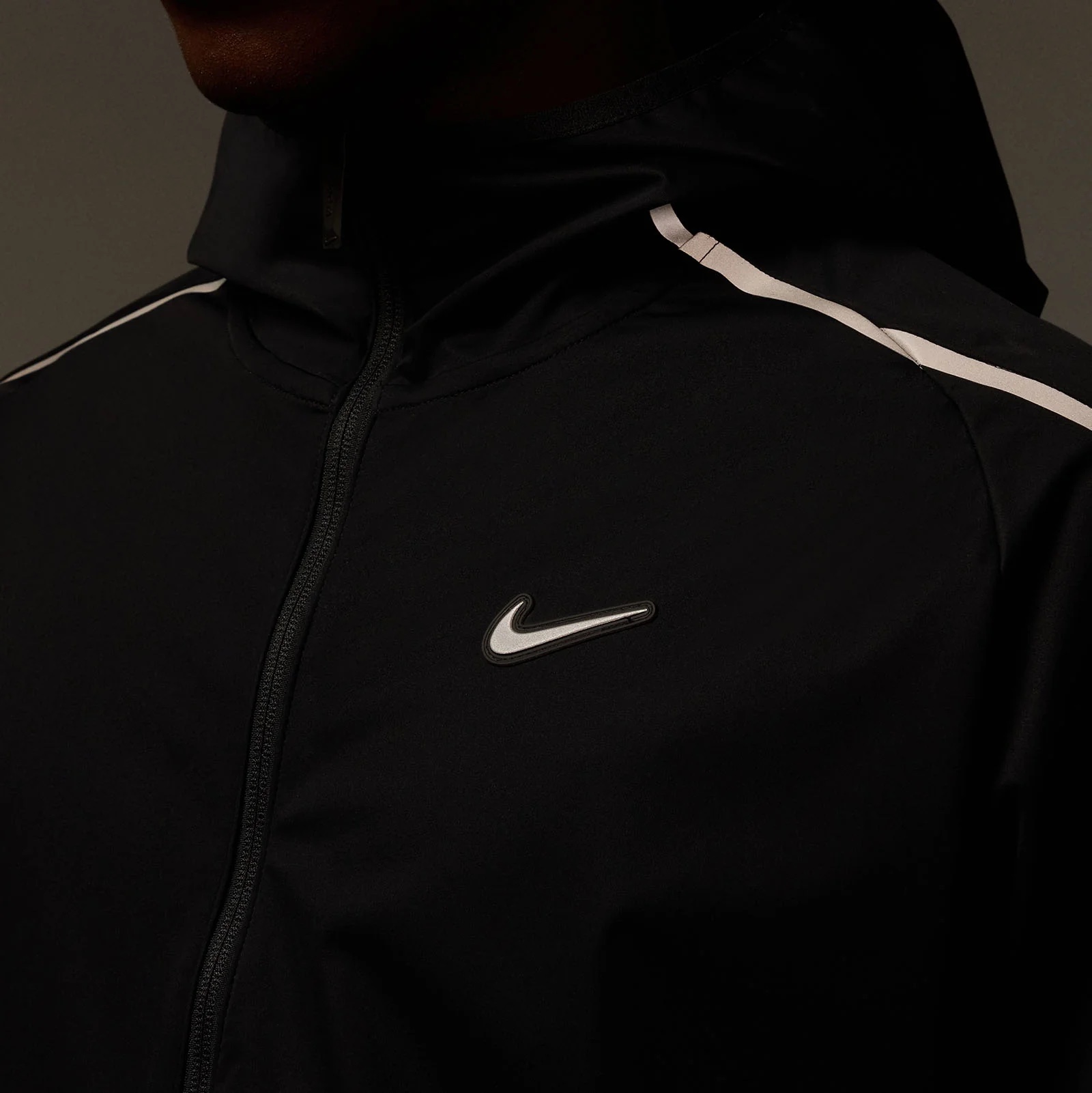Nike x Drake Nocta Basketball Warmup Jacket Black (DV3661-010) 착용 스타일 - 3