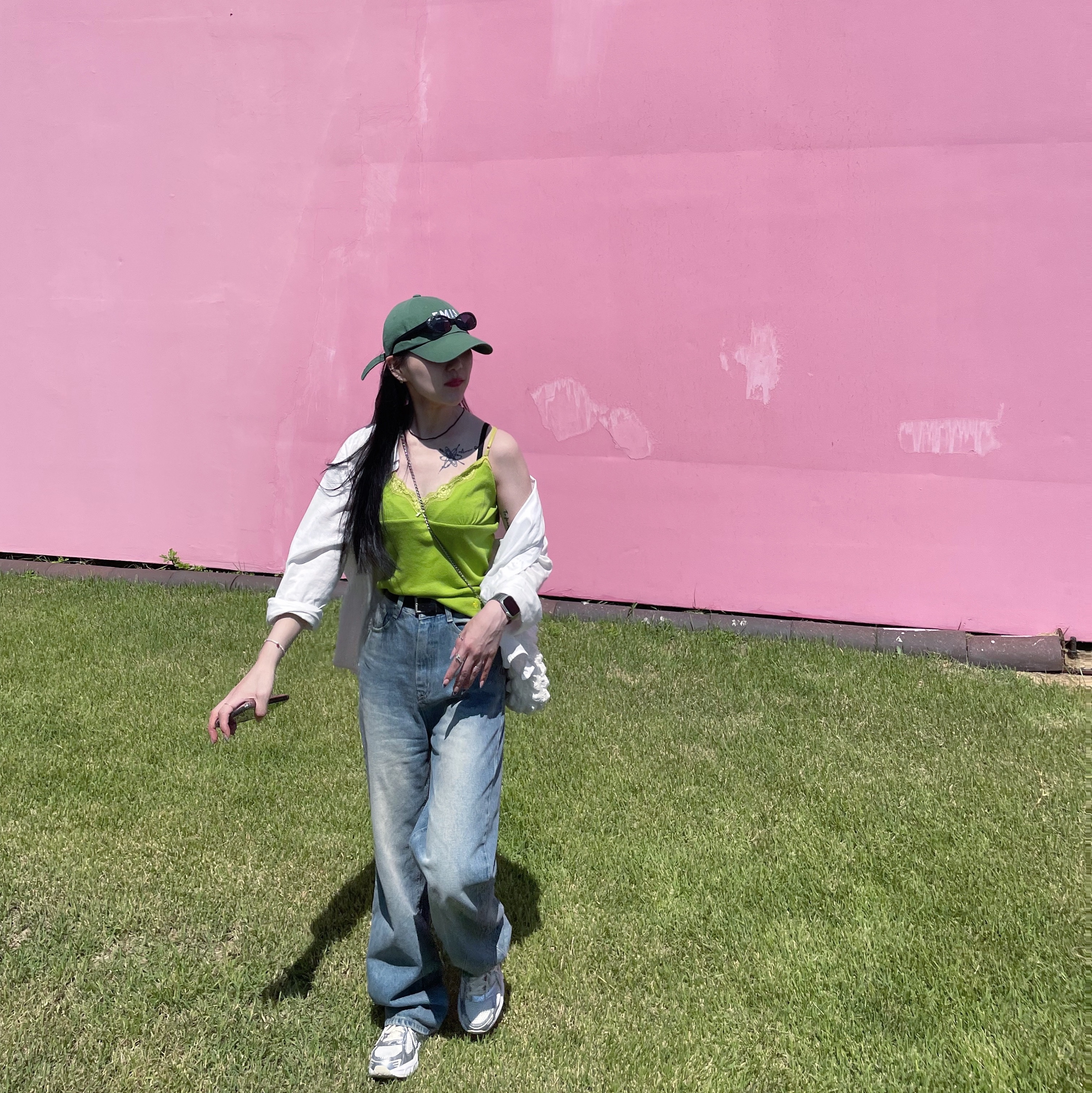 Emis New Logo Emis Cap Green 착용 스타일 - 4