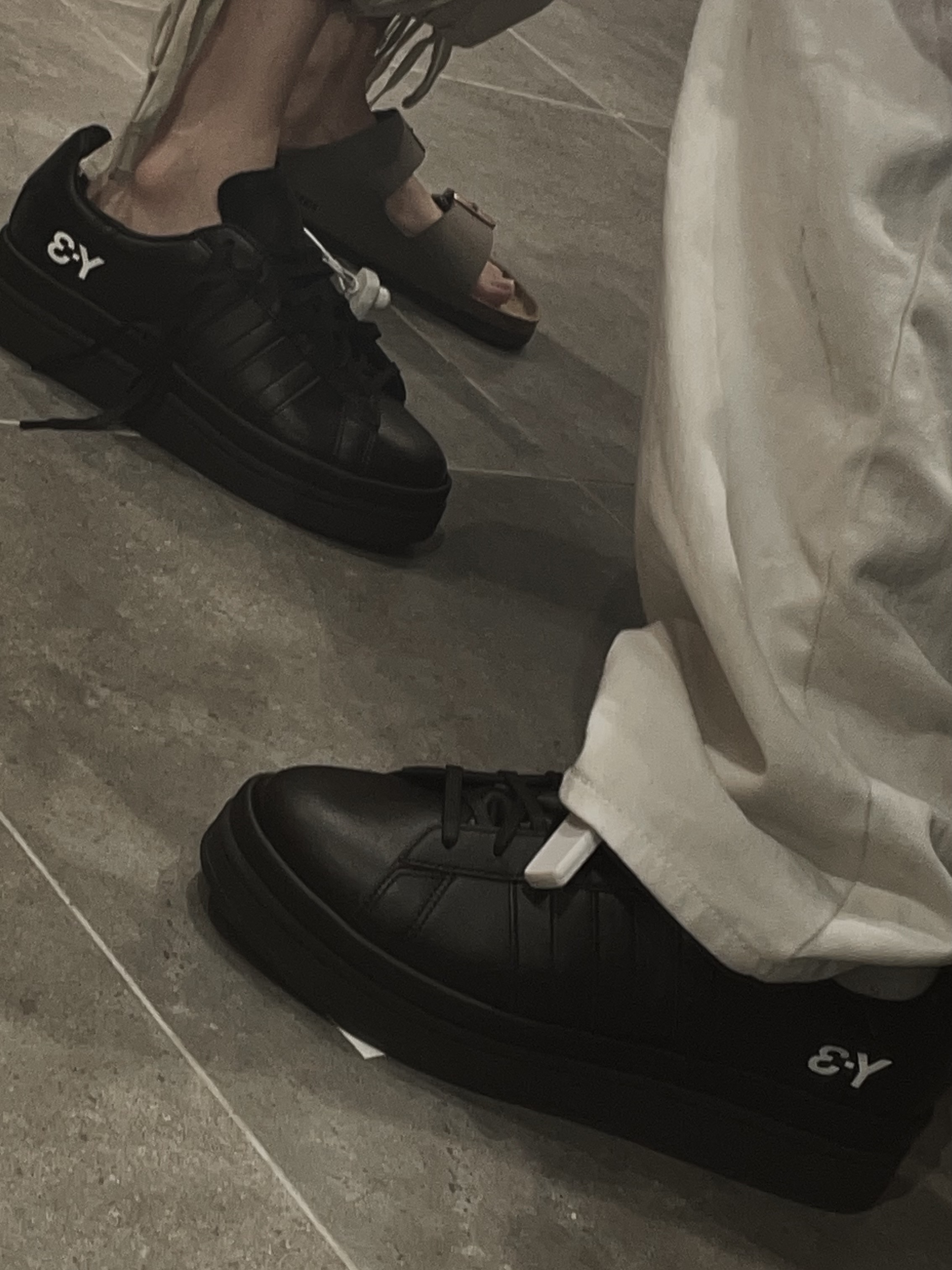 Y-3 Hicho Black 착용 스타일 - 1