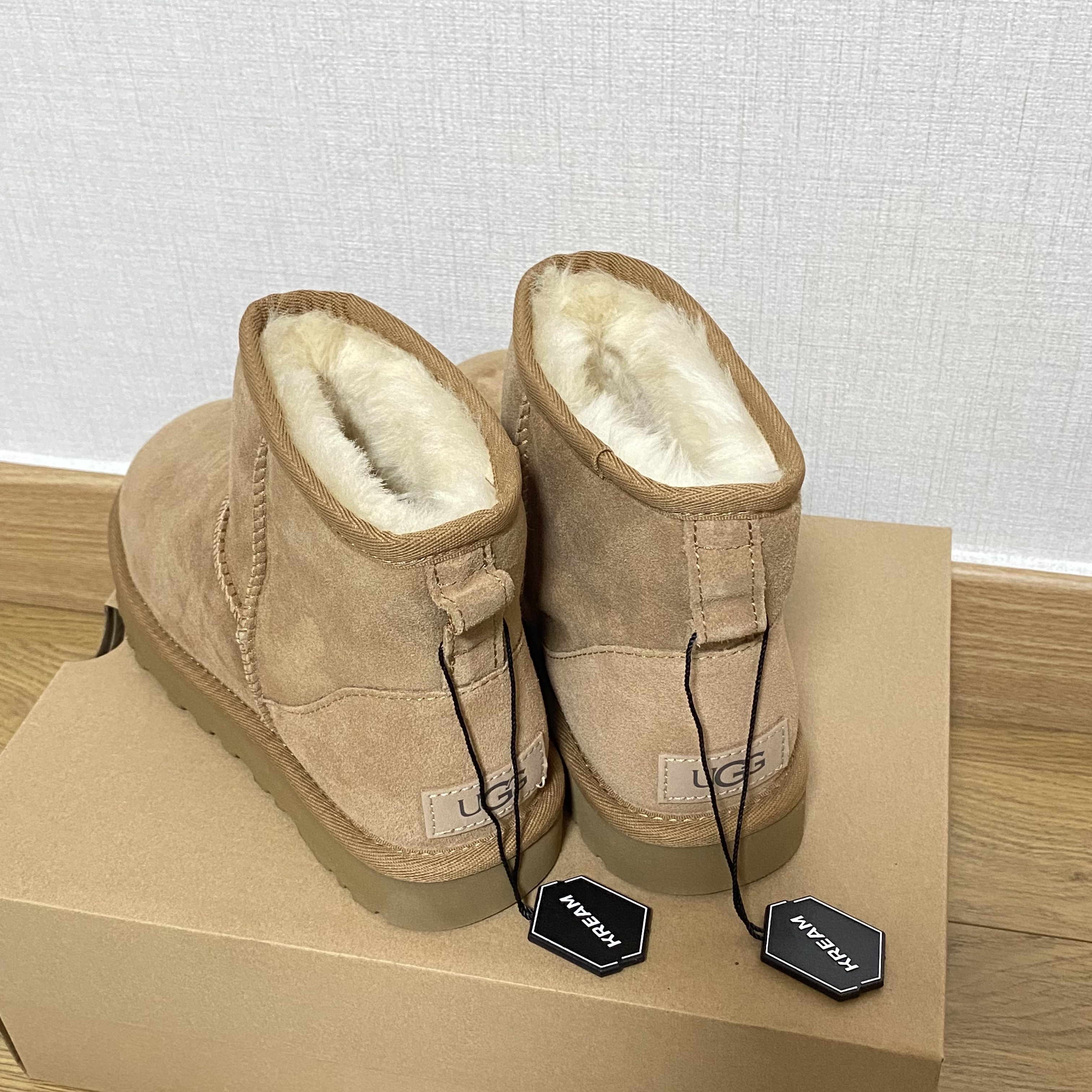 (W) UGG Classic Mini II Boots Chestnut 착용 스타일 - 2