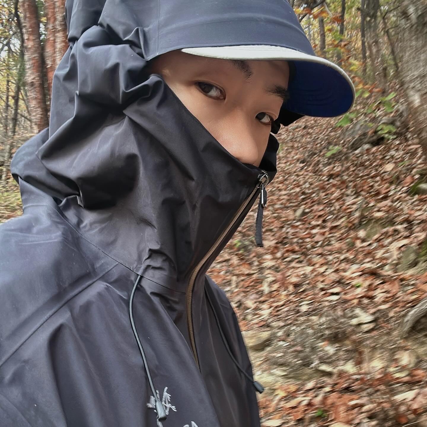 Arc'teryx Beta LT Jacket Black 착용 스타일 - 1