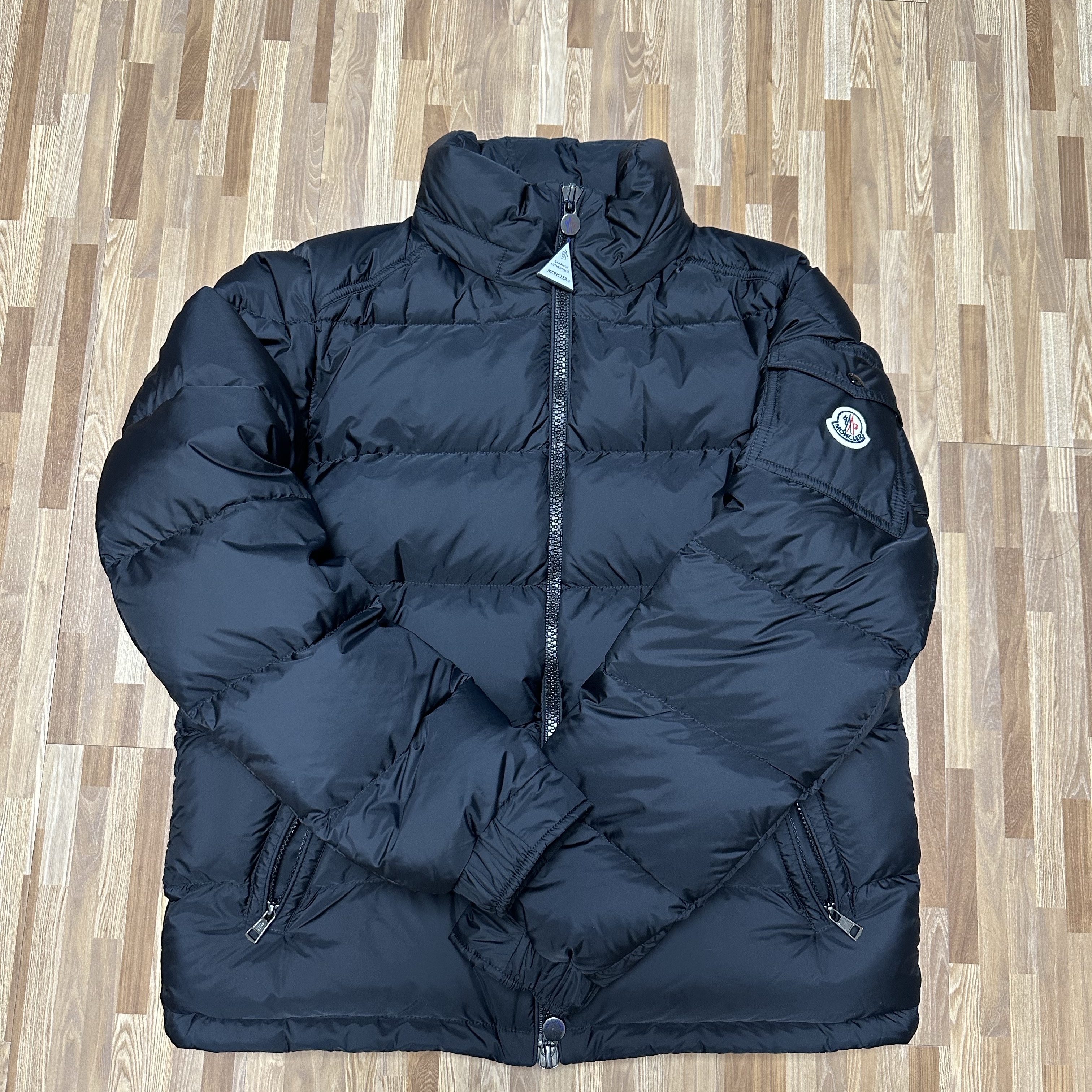 Moncler Mayaf Short Down Jacket Black - 23FW 착용 스타일 - 1