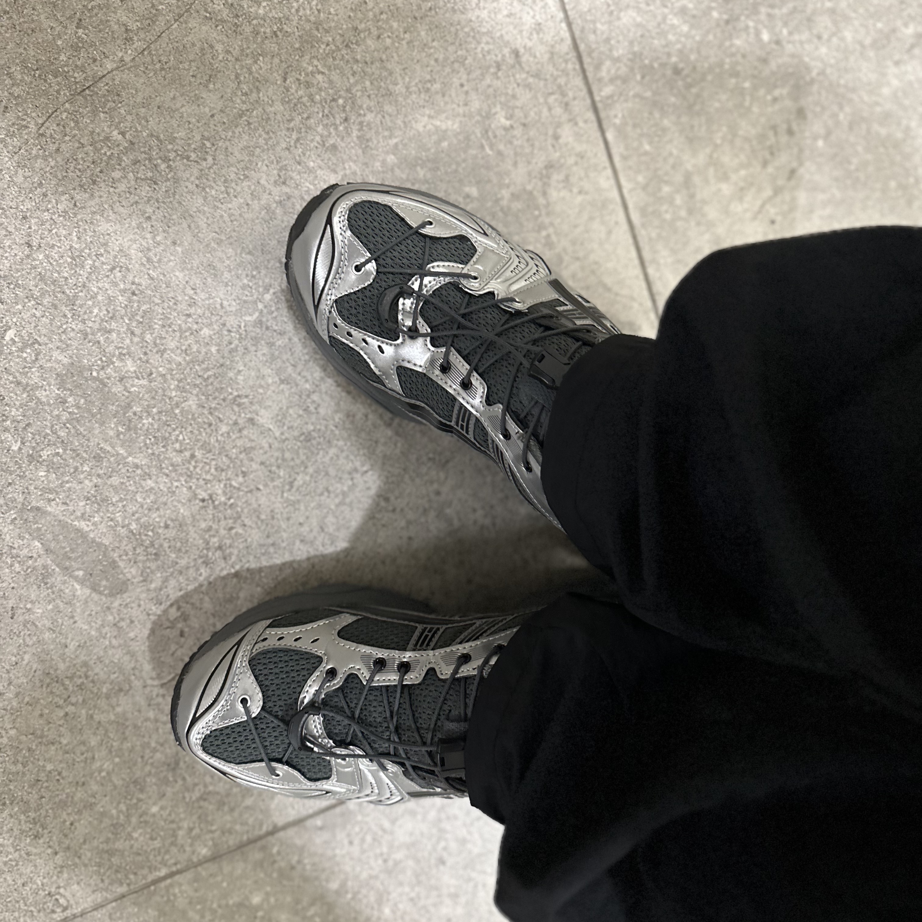 Asics x Unaffected Gel-Kayano 14 Silver Moon 착용 스타일 - 1