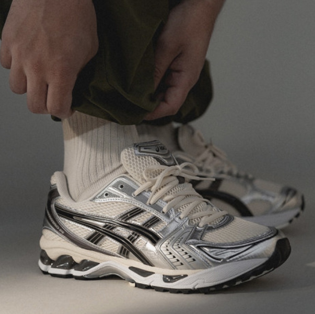 Asics Gel-Kayano 14 Cream Black 착용 스타일 - 2