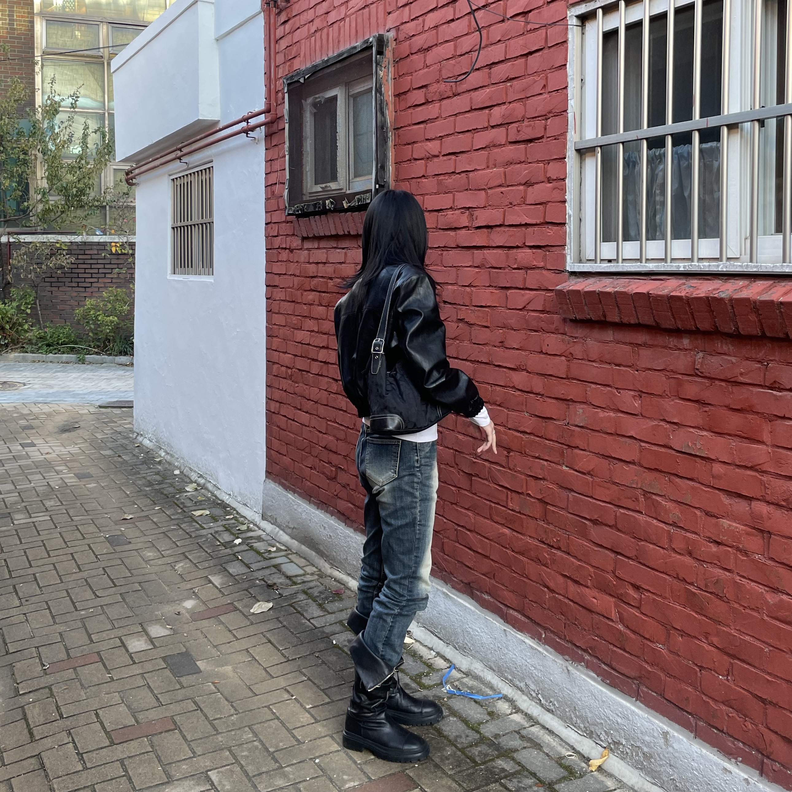 (W) Bohemian Seoul Folded Belt Long Boots Black 착용 스타일 - 1