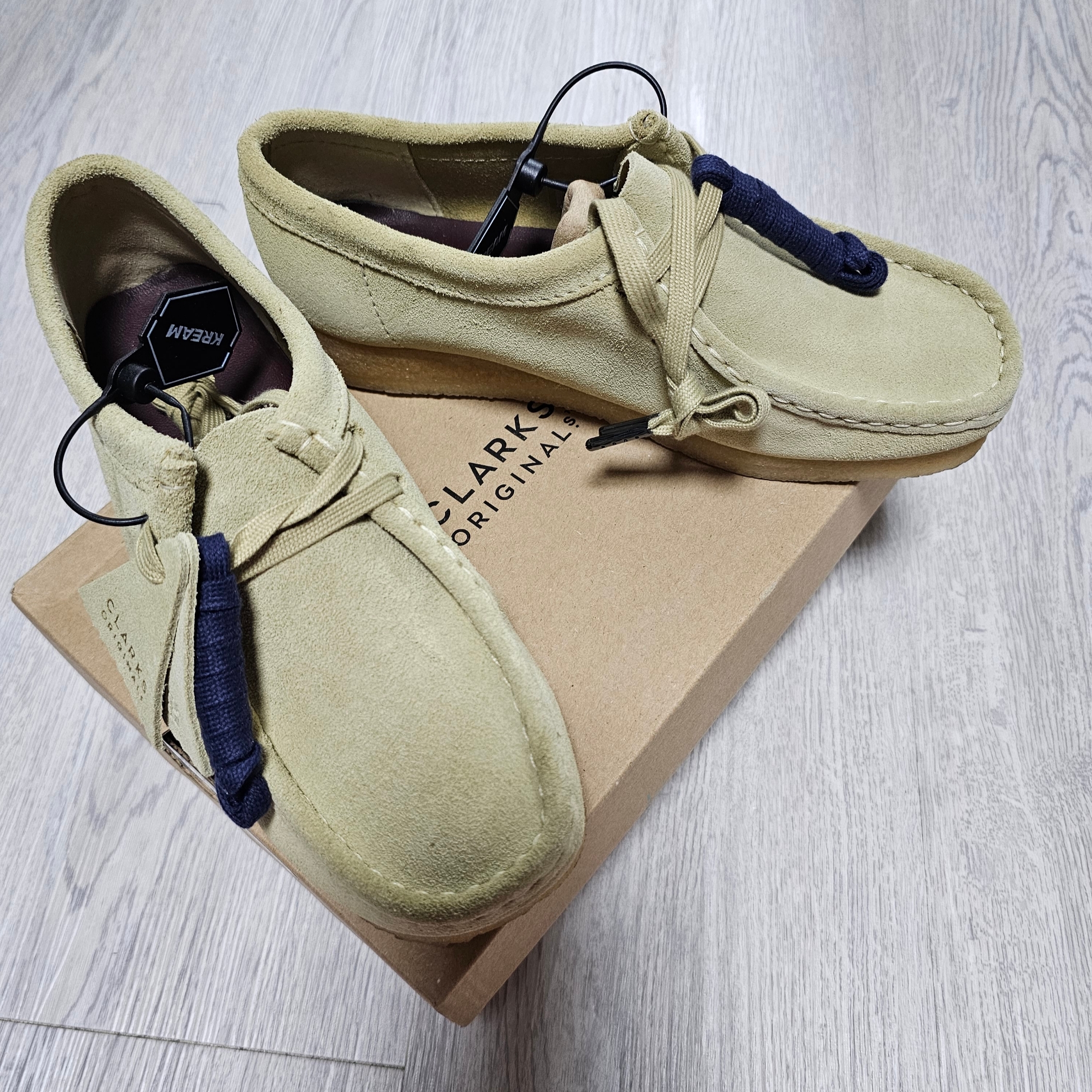 (W) Clarks Wallabee Maple Suede 착용 스타일