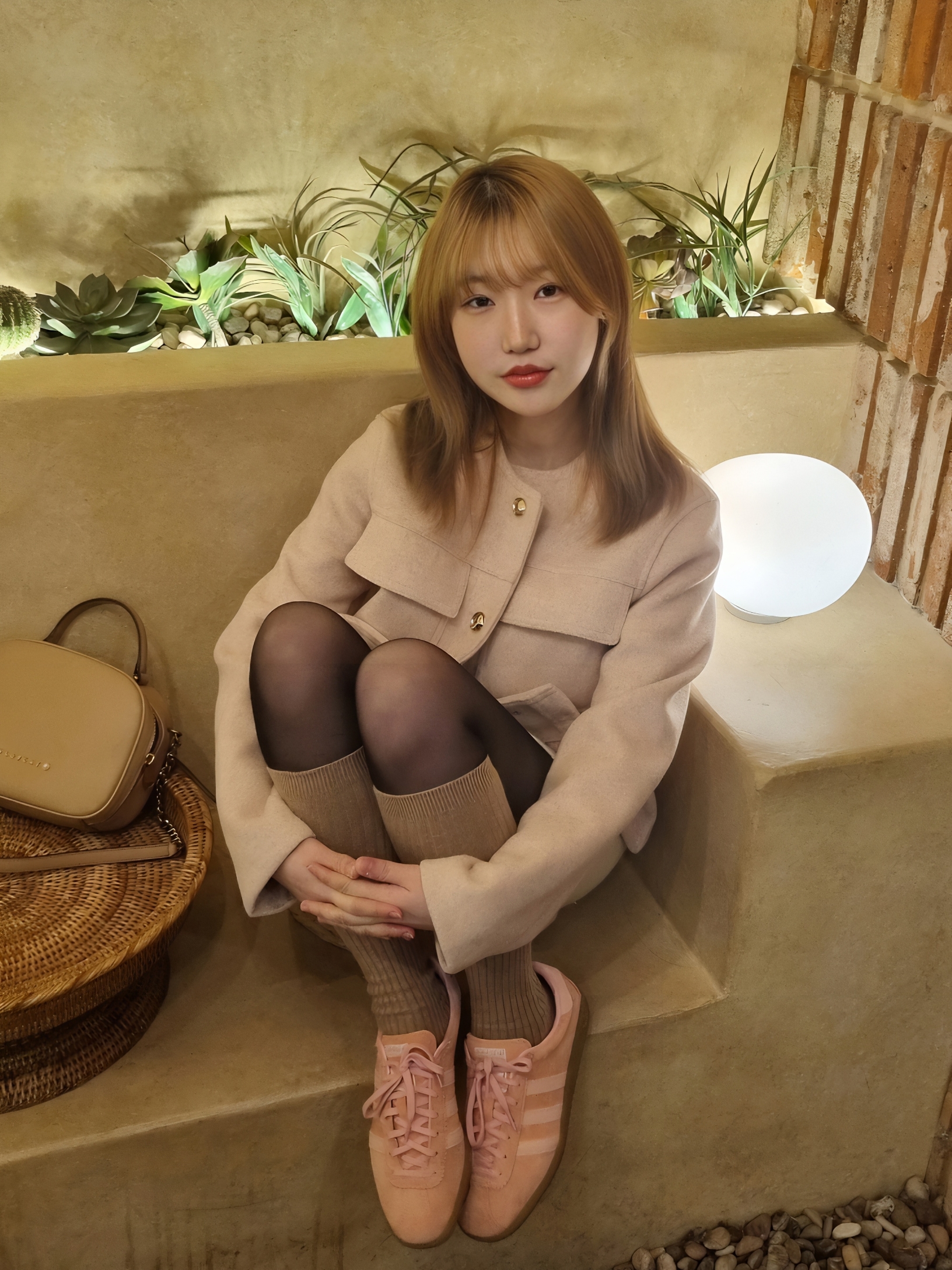 Adidas Bermuda Glow Pink 착용 스타일 - 2