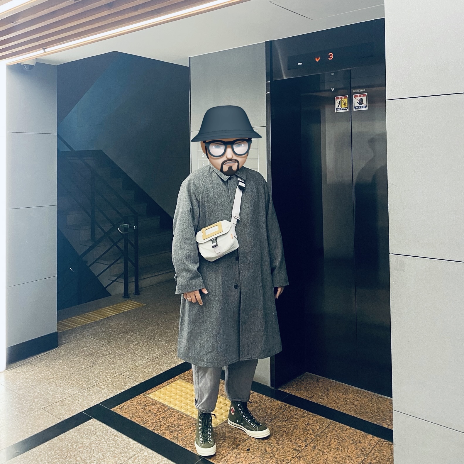 Acne Studios Mini Messenger Bag Light Blue Beige, Converse Chuck 70 Hi Black 착용 스타일