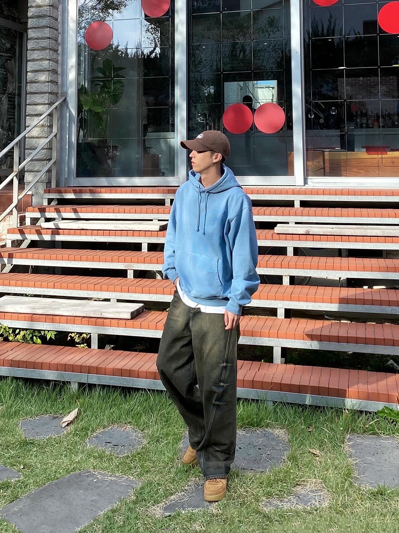 Emis New Logo Emis Cap Brown, Nike Air Force 1 '07 WB Flax 착용 스타일