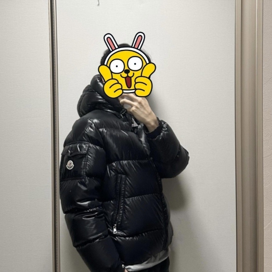 Moncler Ecrins Short Down Jacket Black - 23FW 착용 스타일