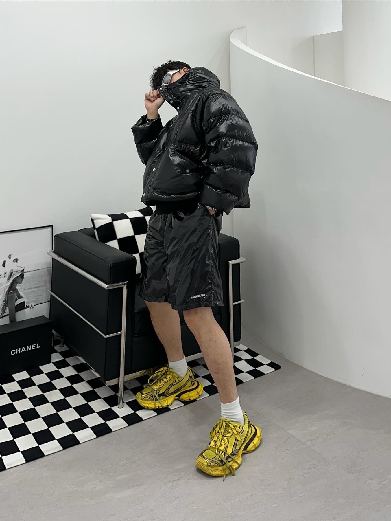 Balenciaga 3XL Sneakers Yellow Black 착용 스타일 - 4