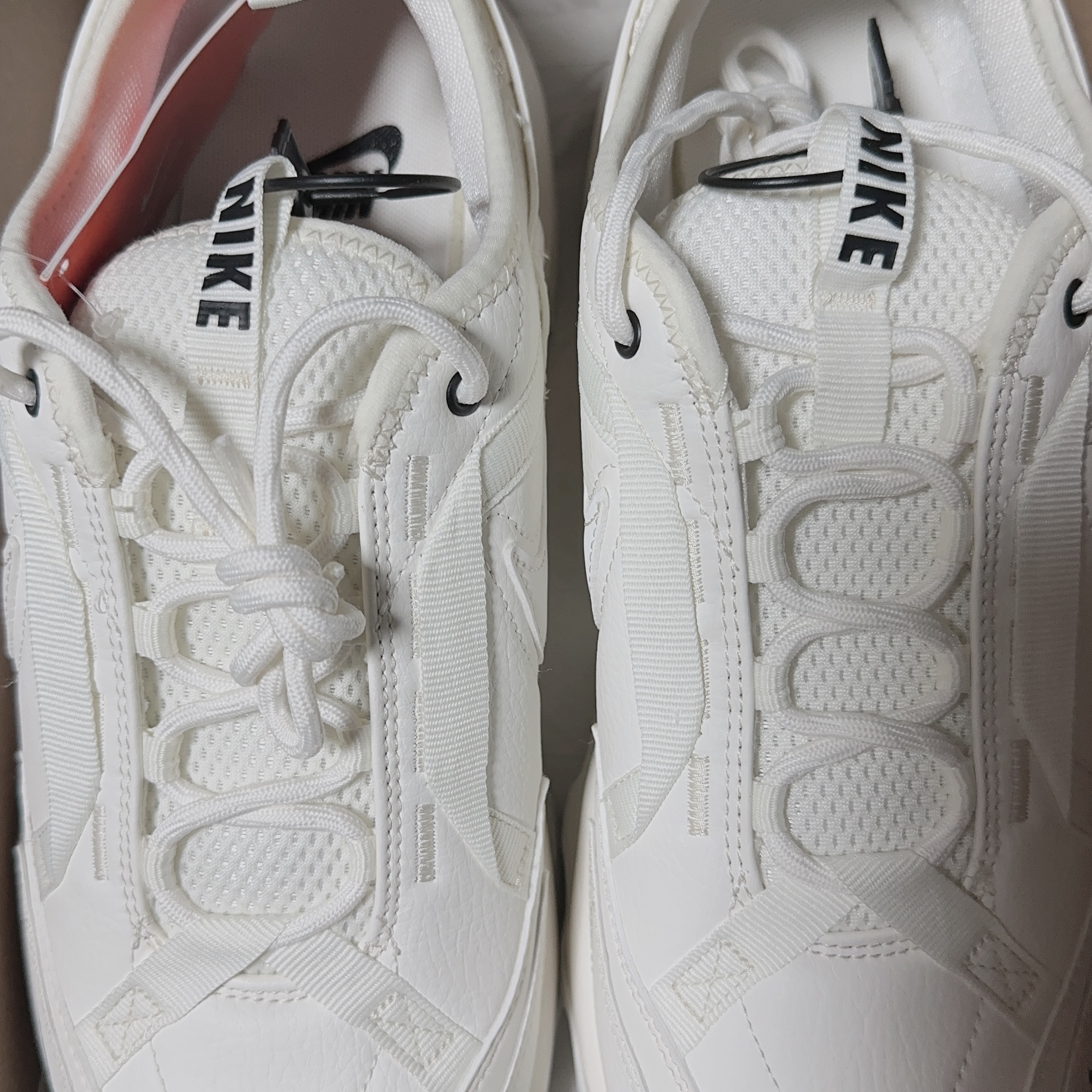 (W) Nike TC 7900 Summit White 착용 스타일 - 3