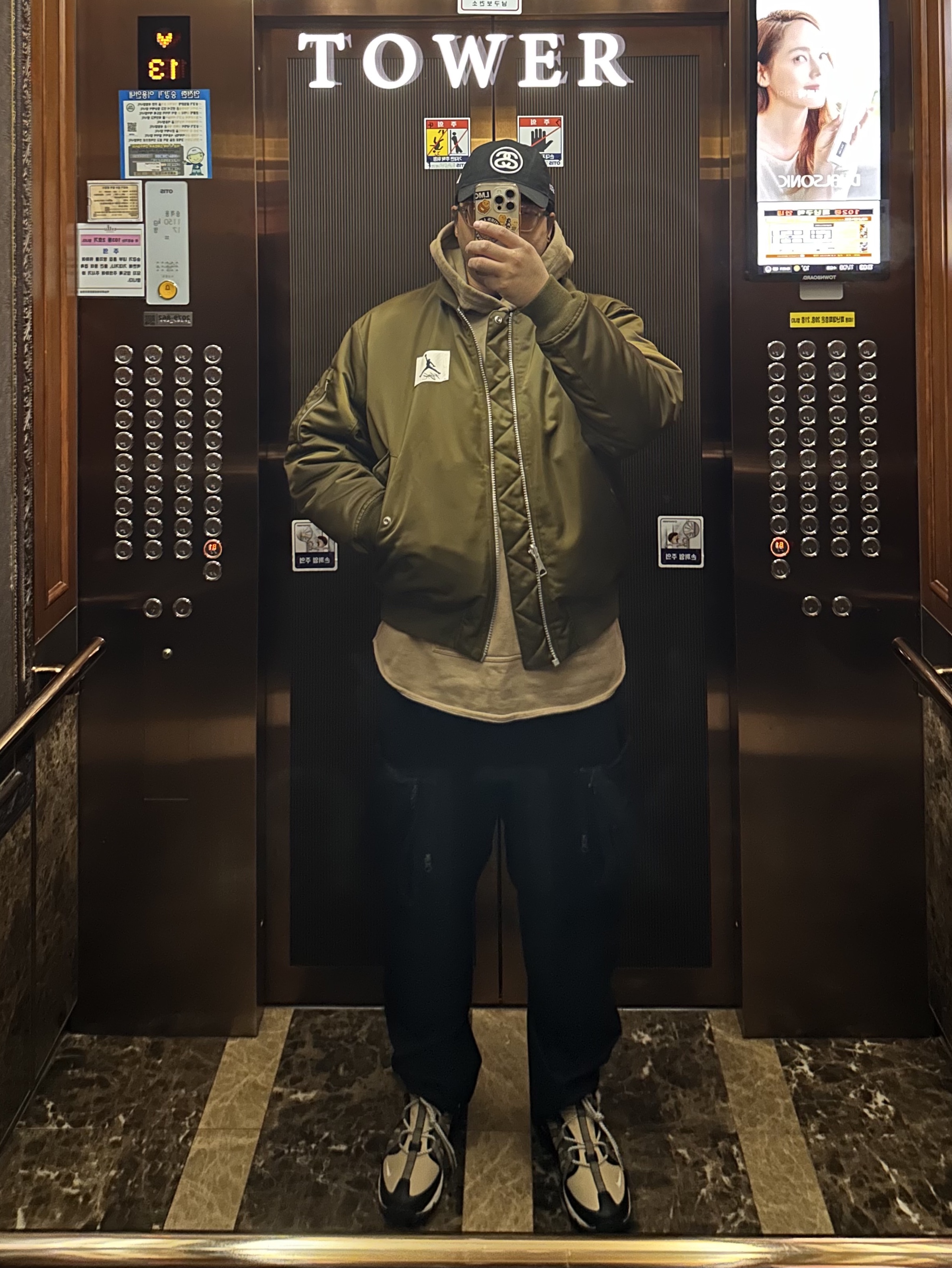 Stussy SS Link 9Twenty Cap Black, Gentle Monster x Maison Margiela MM011 Clear Black Gradient 착용 스타일 - 1