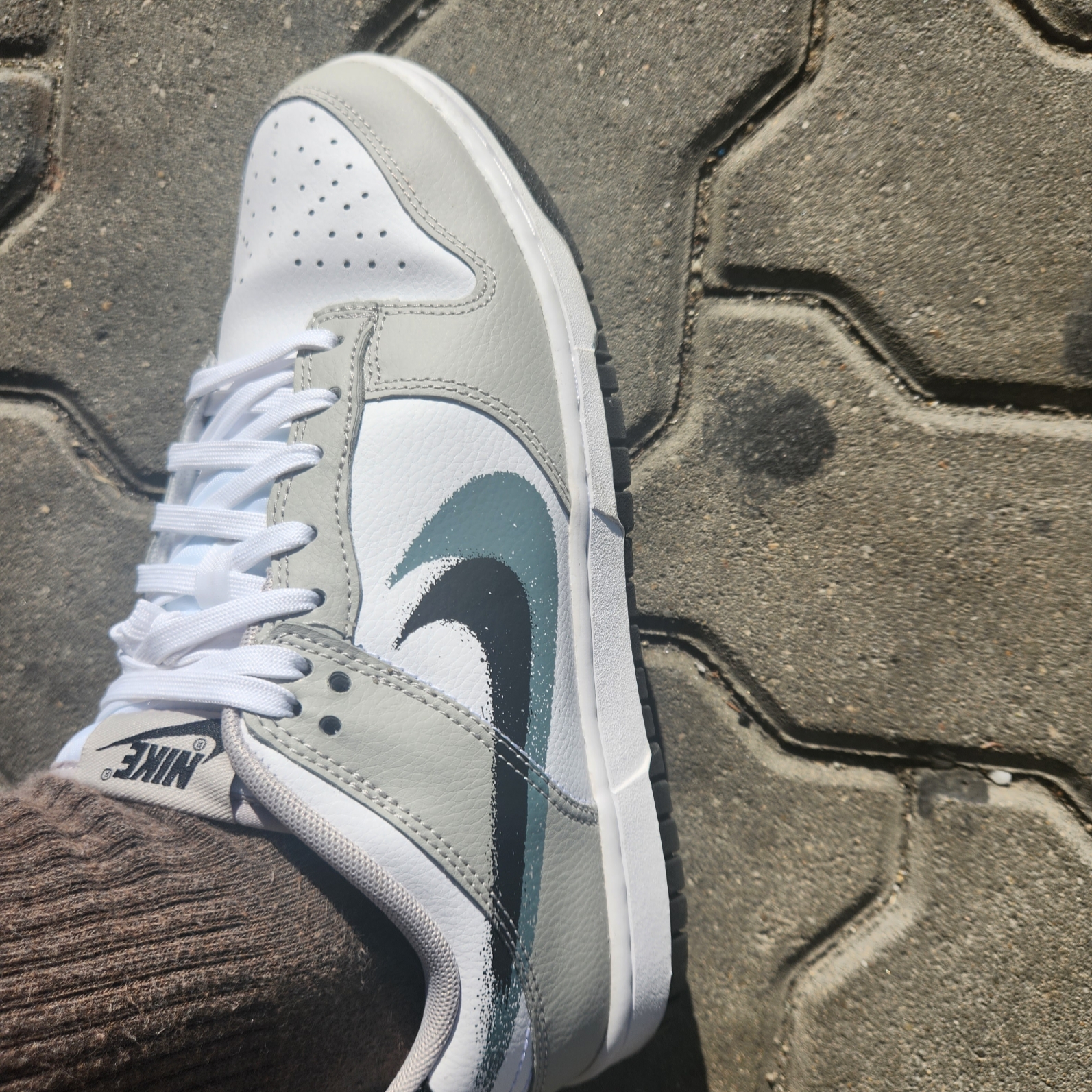 Nike Dunk Low Cool Grey White 착용 스타일