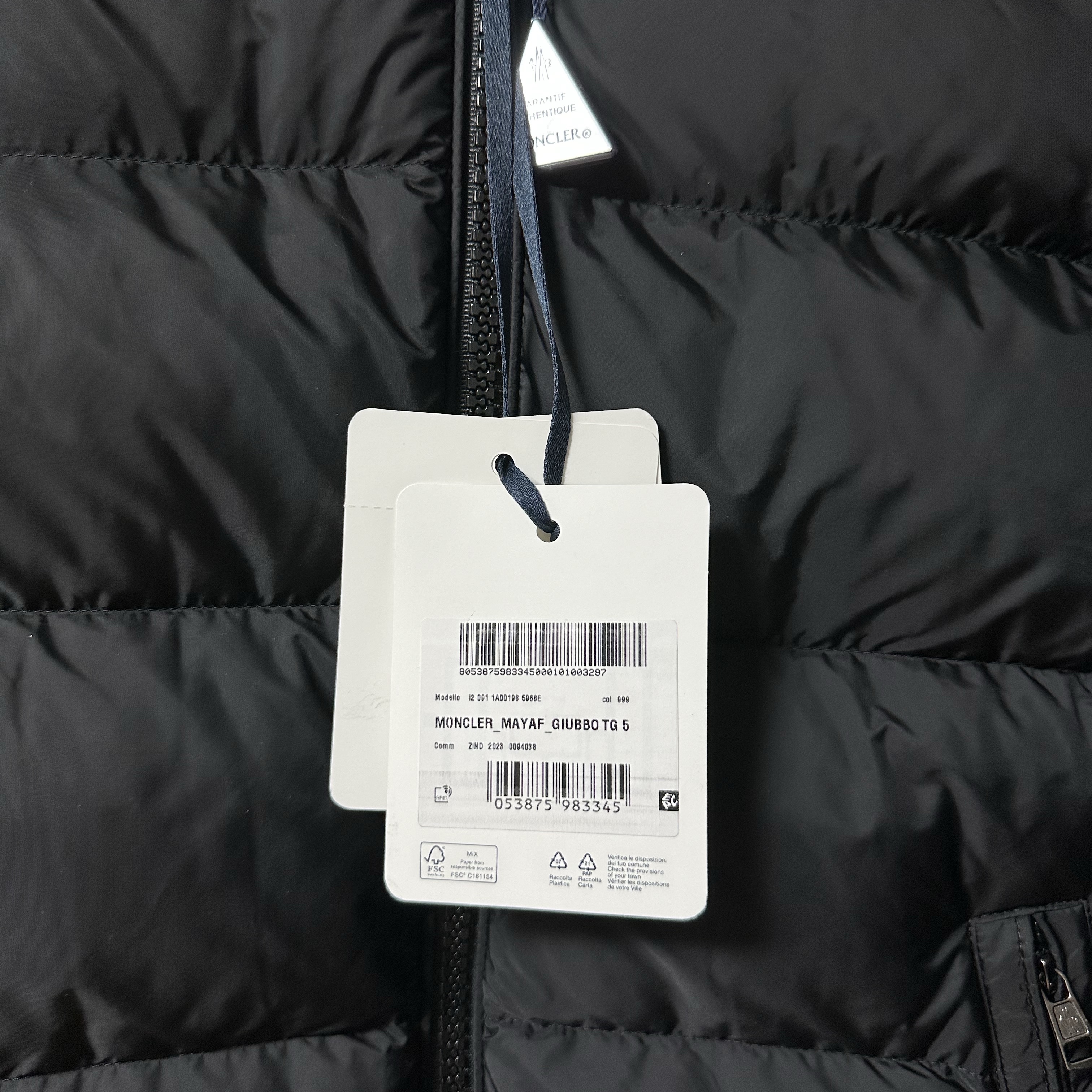 Moncler Mayaf Short Down Jacket Black - 23FW 착용 스타일 - 2