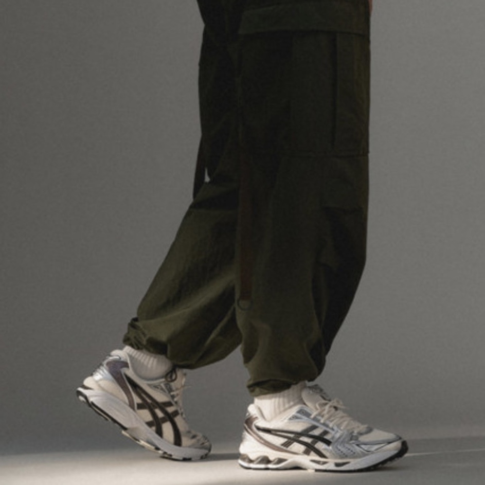 Asics Gel-Kayano 14 Cream Black 착용 스타일 - 4