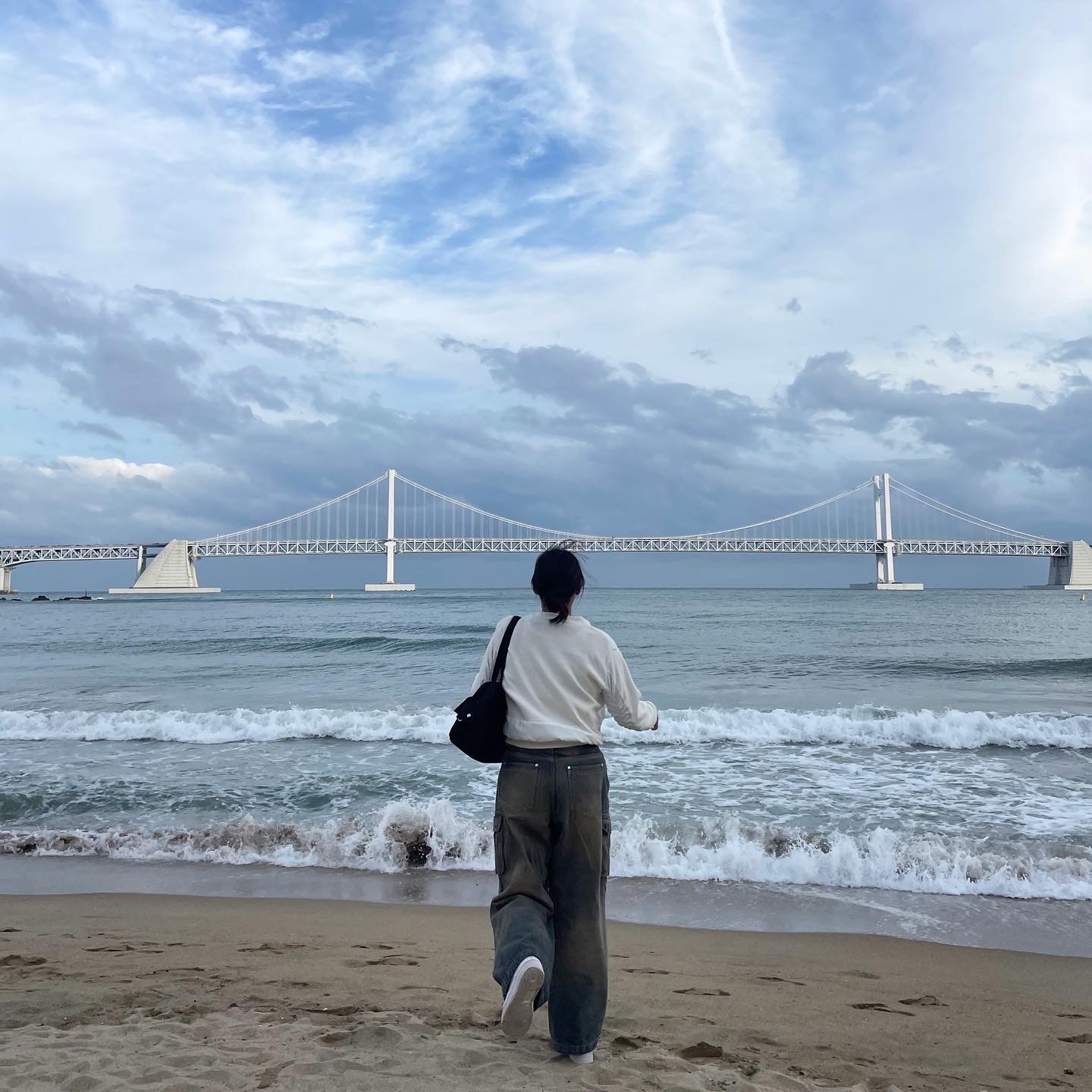 Monamhee Bred Keyring with Pink Pants Brown, Nike Air Force 1 '07 Low White 착용 스타일 - 3