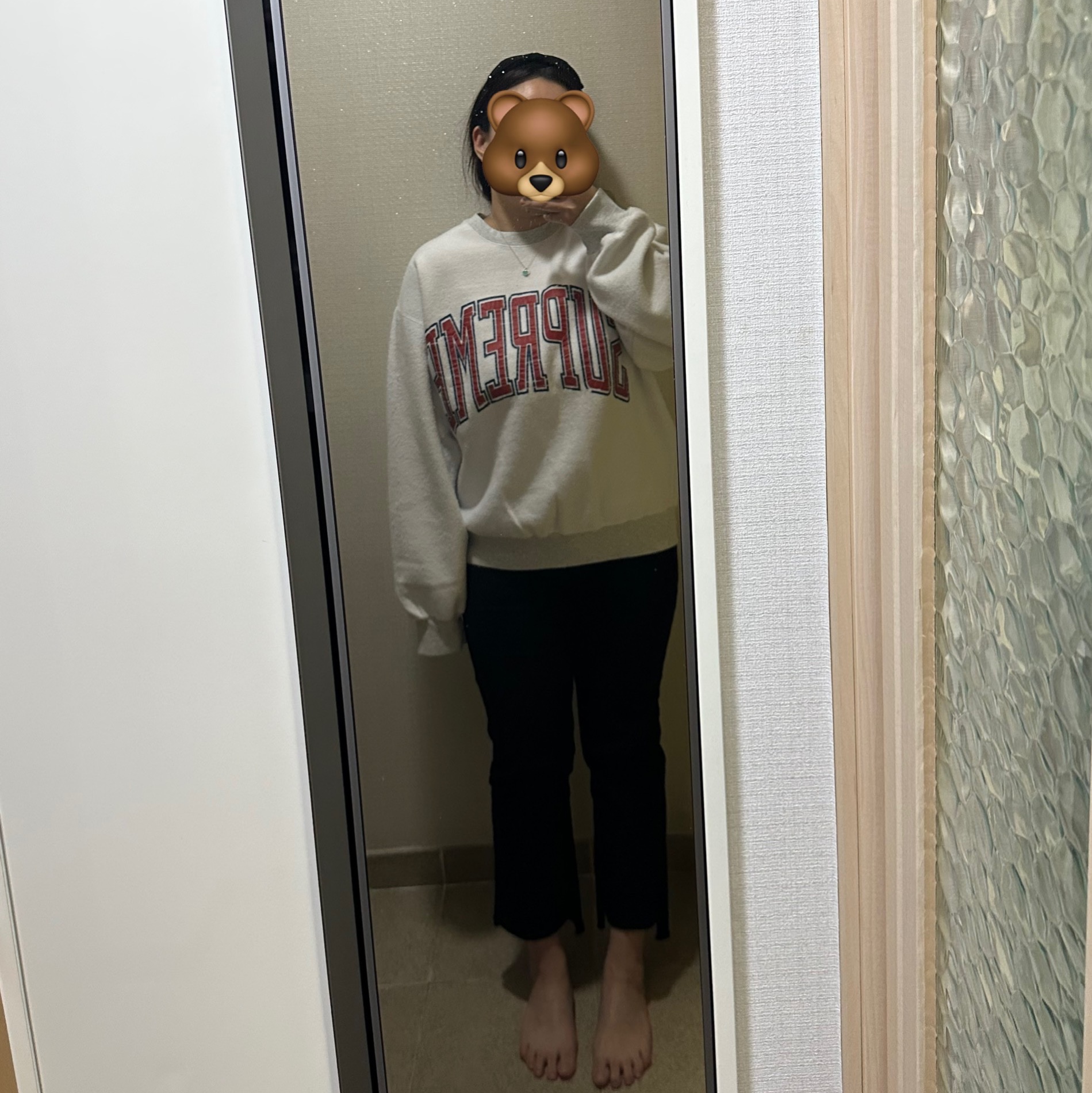 Supreme Inside Out Crewneck Ash Grey - 23FW 착용 스타일