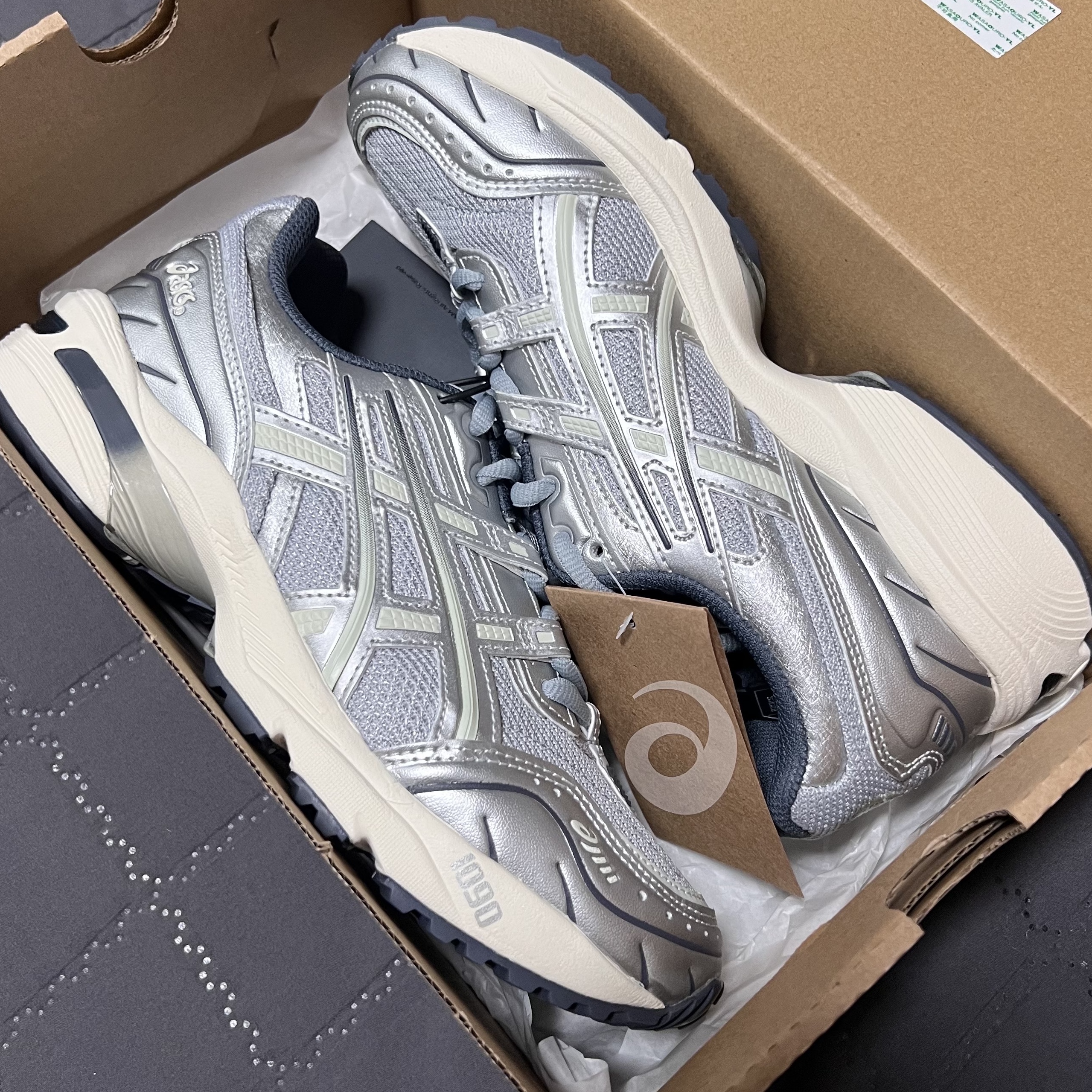Asics Gel-1090 Piedmont Grey 착용 스타일