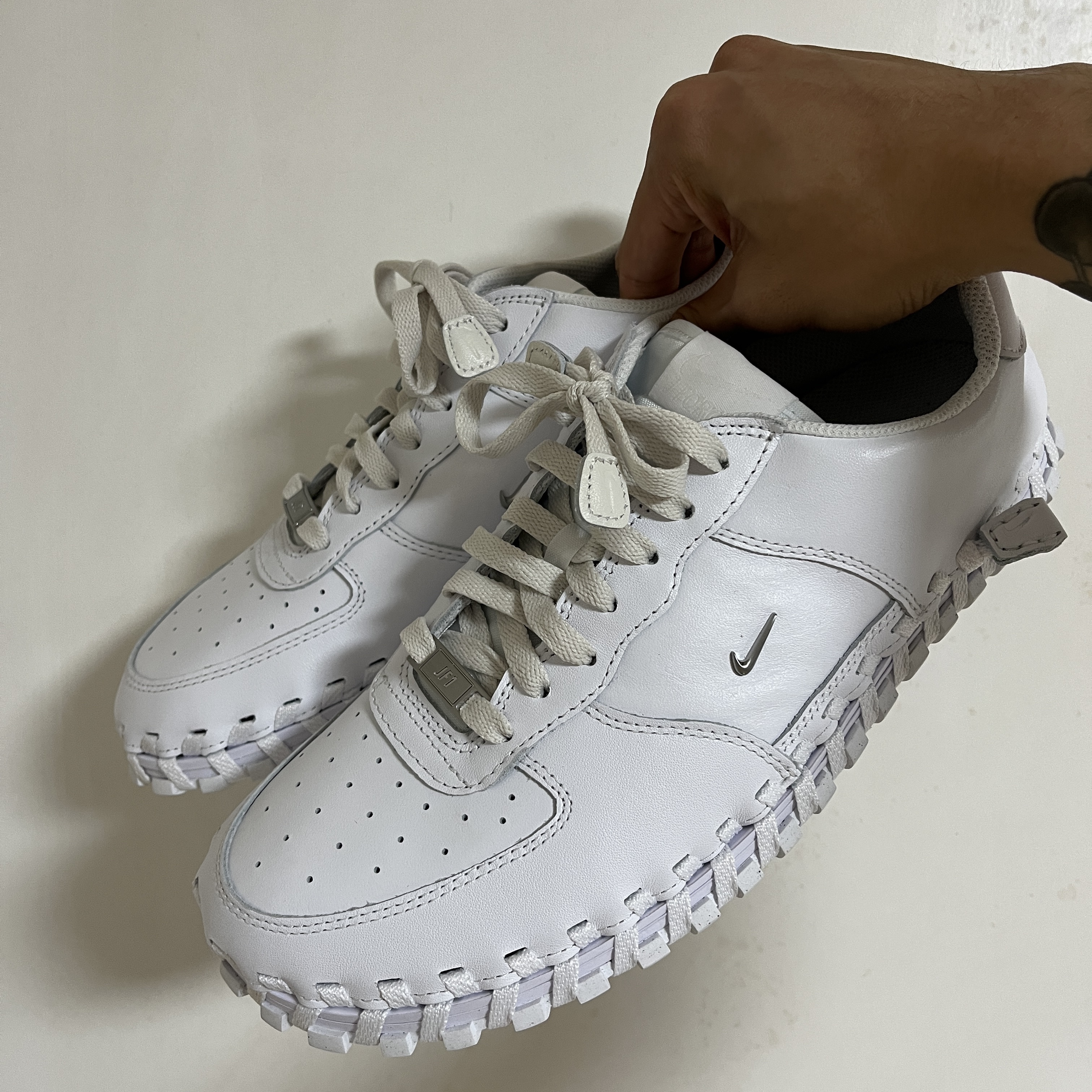 Nike x Jacquemus J Force 1 Low LX SP White 착용 스타일 - 1