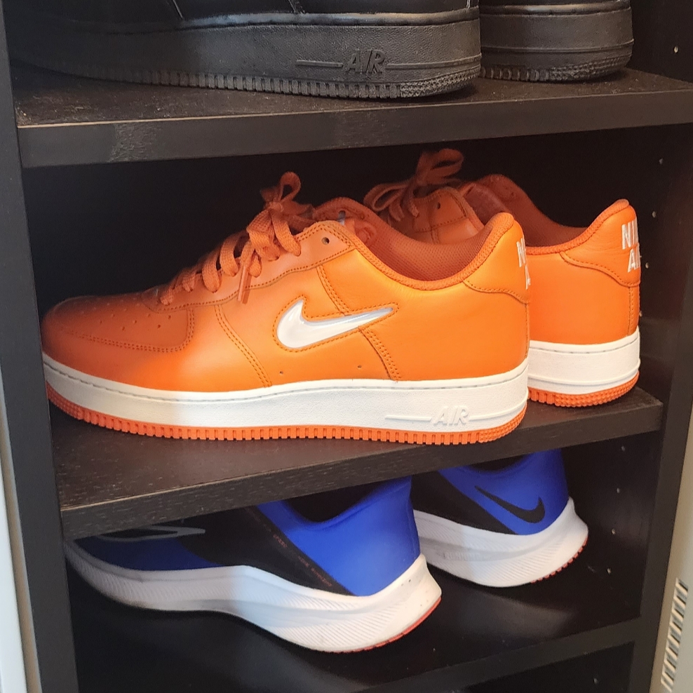 Nike Air Force 1 Low Retro Color of The Month Safety Orange 착용 스타일