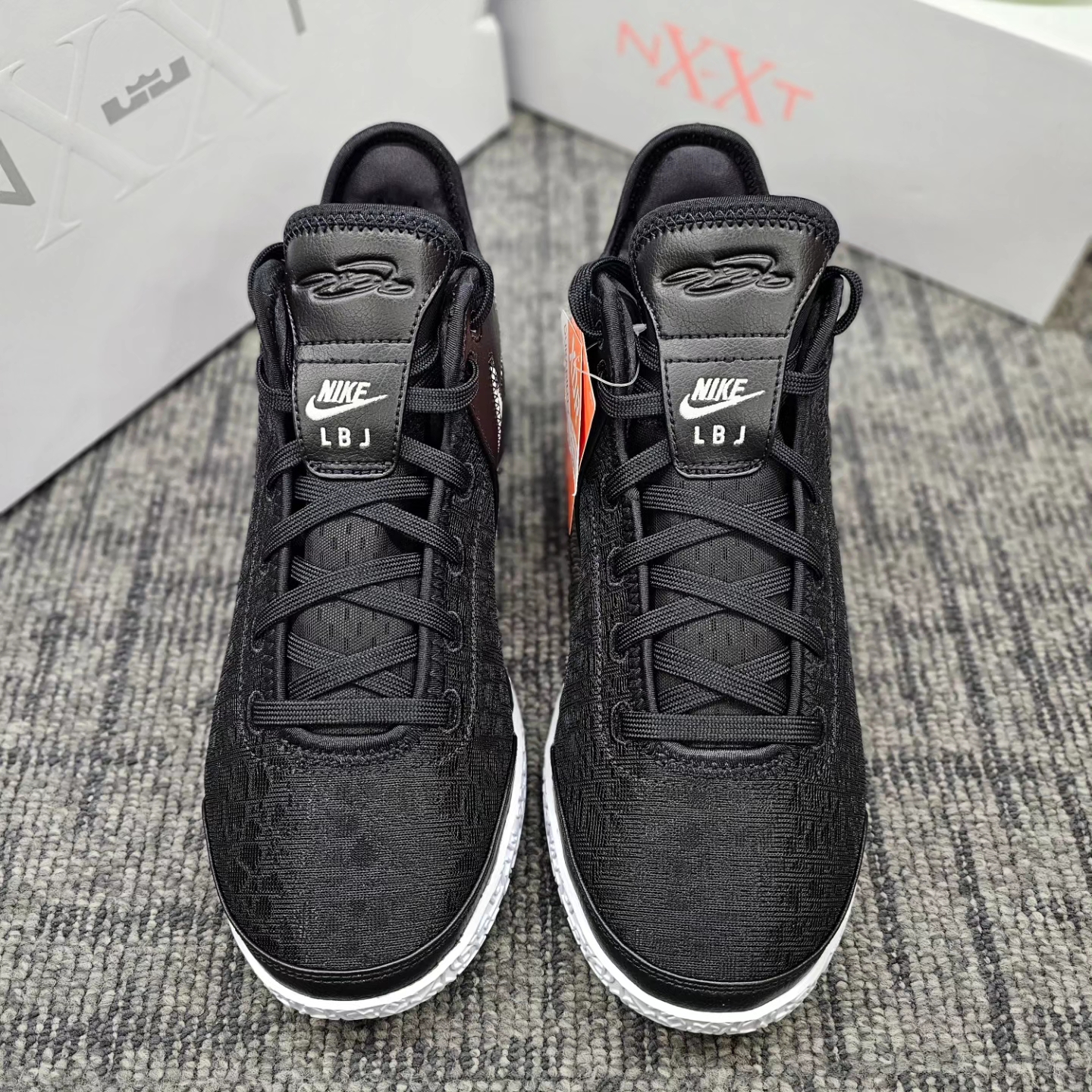 Nike LeBron NXXT Gen EP Black Medium Soft Pink 착용 스타일 - 2