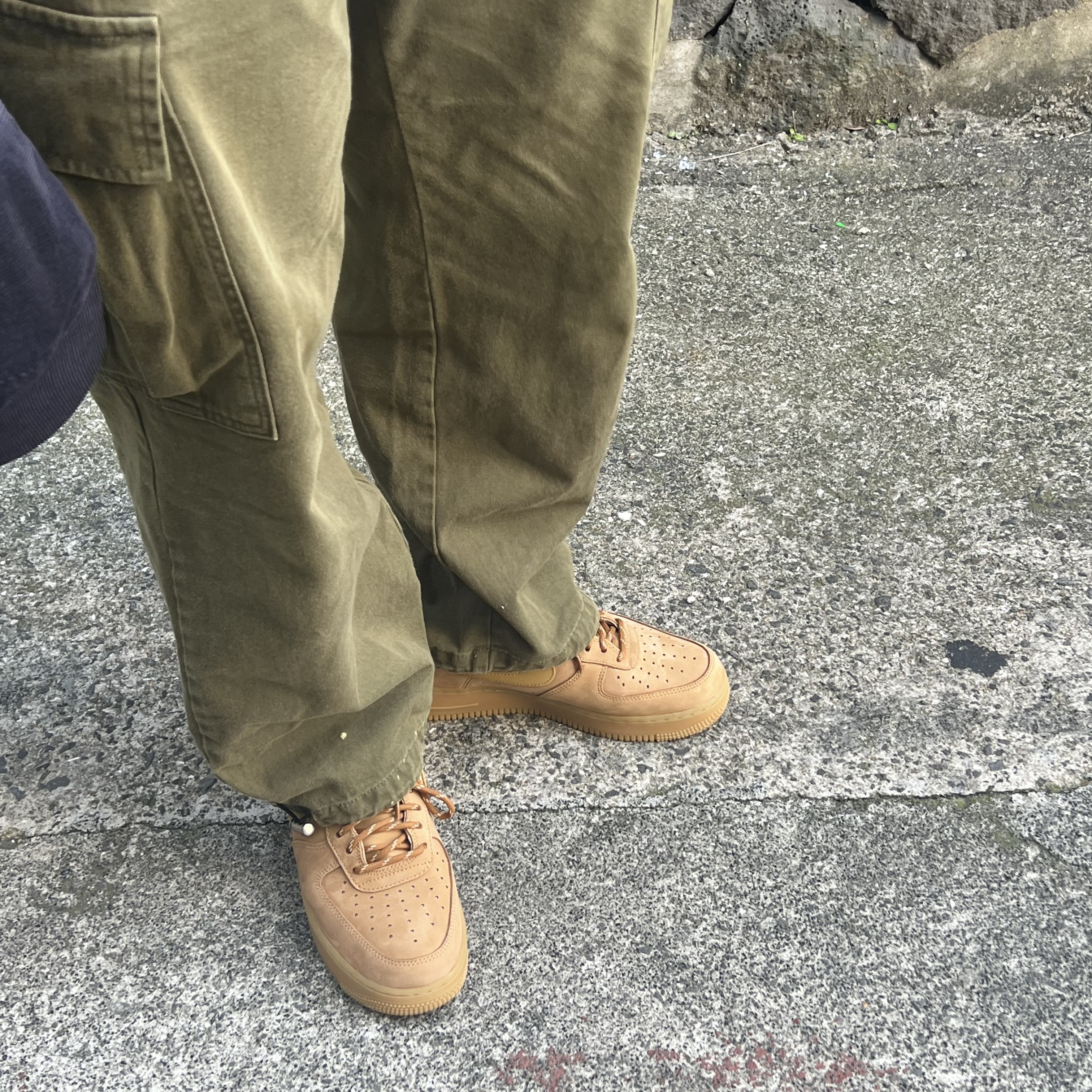 Nike Air Force 1 '07 WB Flax 착용 스타일