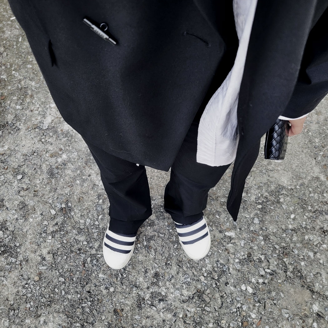 Adidas Puffylette Off White 착용 스타일 - 1