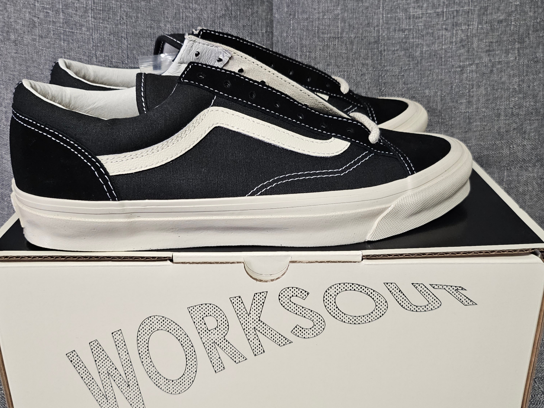 Vans Vault x Worksout OG Style 36 LX Black White Aspa 착용 스타일 - 2