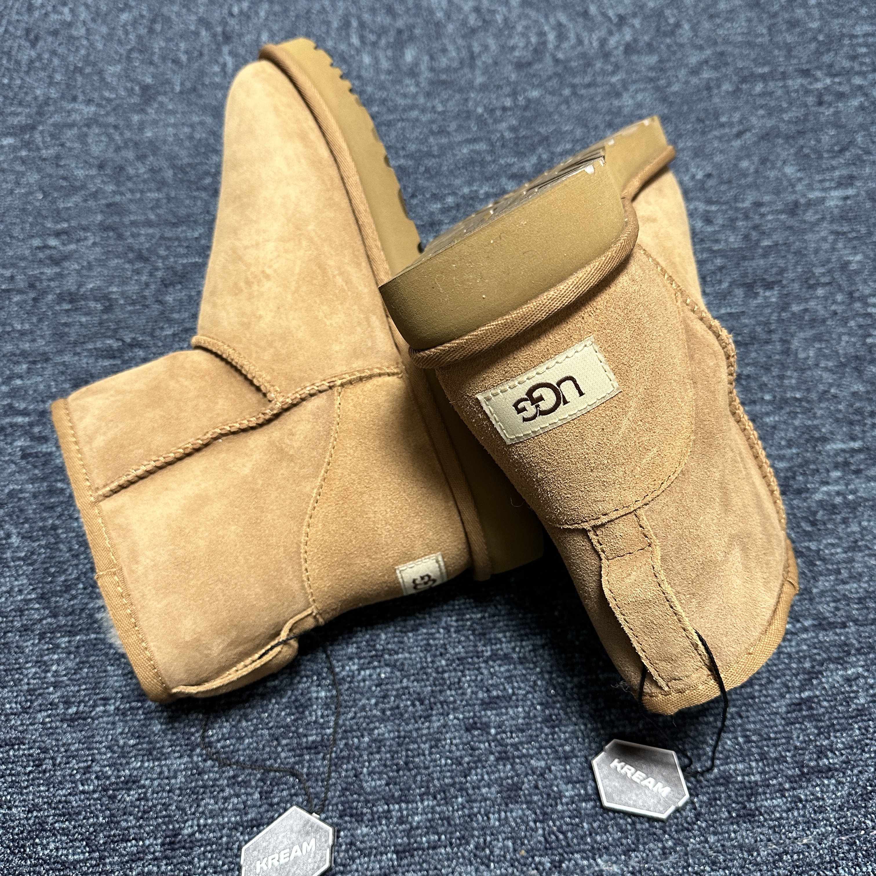 UGG Classic Mini Boots Chestnut 착용 스타일 - 1
