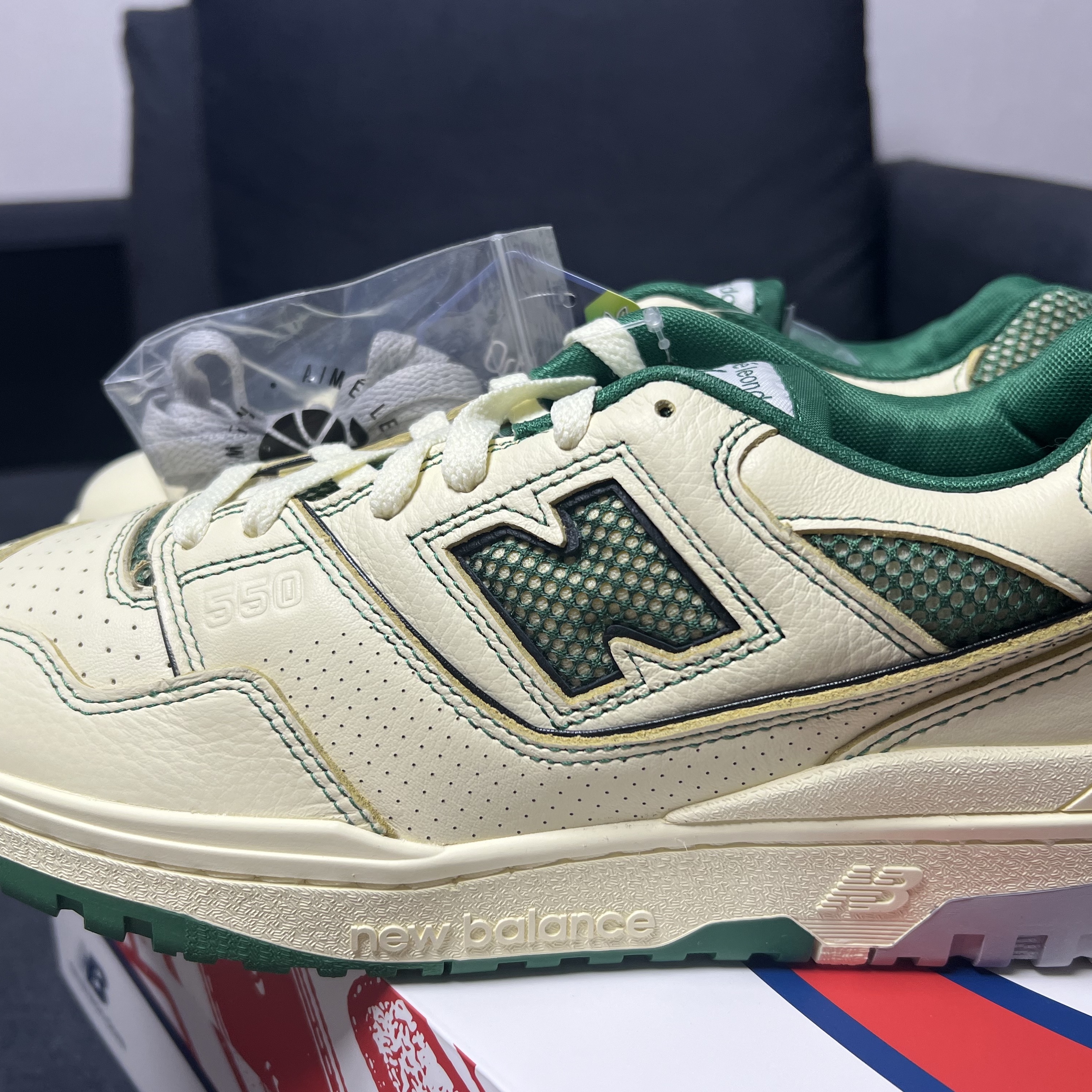 New Balance x Aime Leon Dore 550 Dawn Glow Classic Pine 착용 스타일 - 1