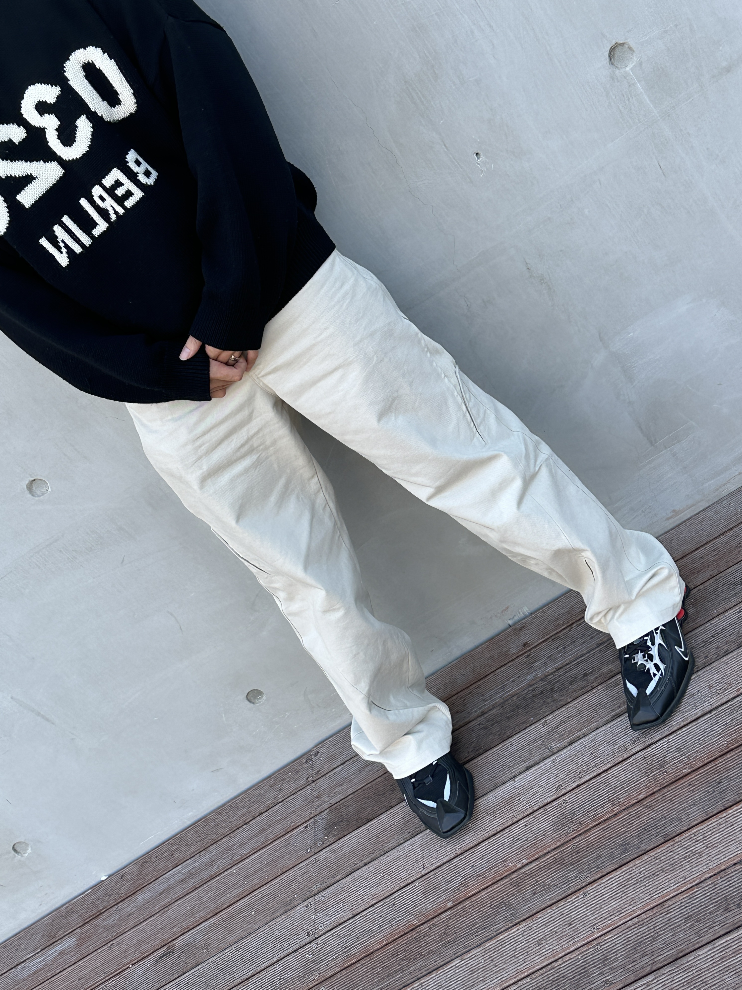 Test Artifact TASH Dubre 001 Steel, Nike x Martine Rose Shox MR4 Black 착용 스타일 - 2