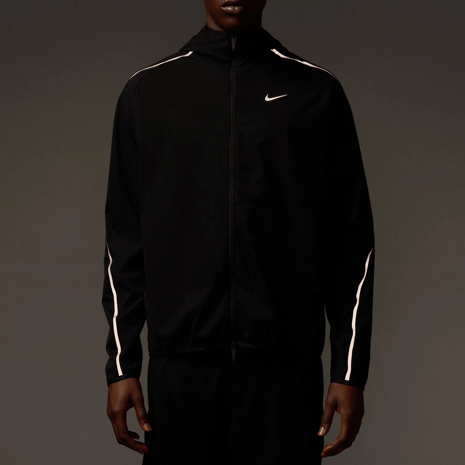 Nike x Drake Nocta Basketball Warmup Jacket Black (DV3661-010) 착용 스타일 - 4