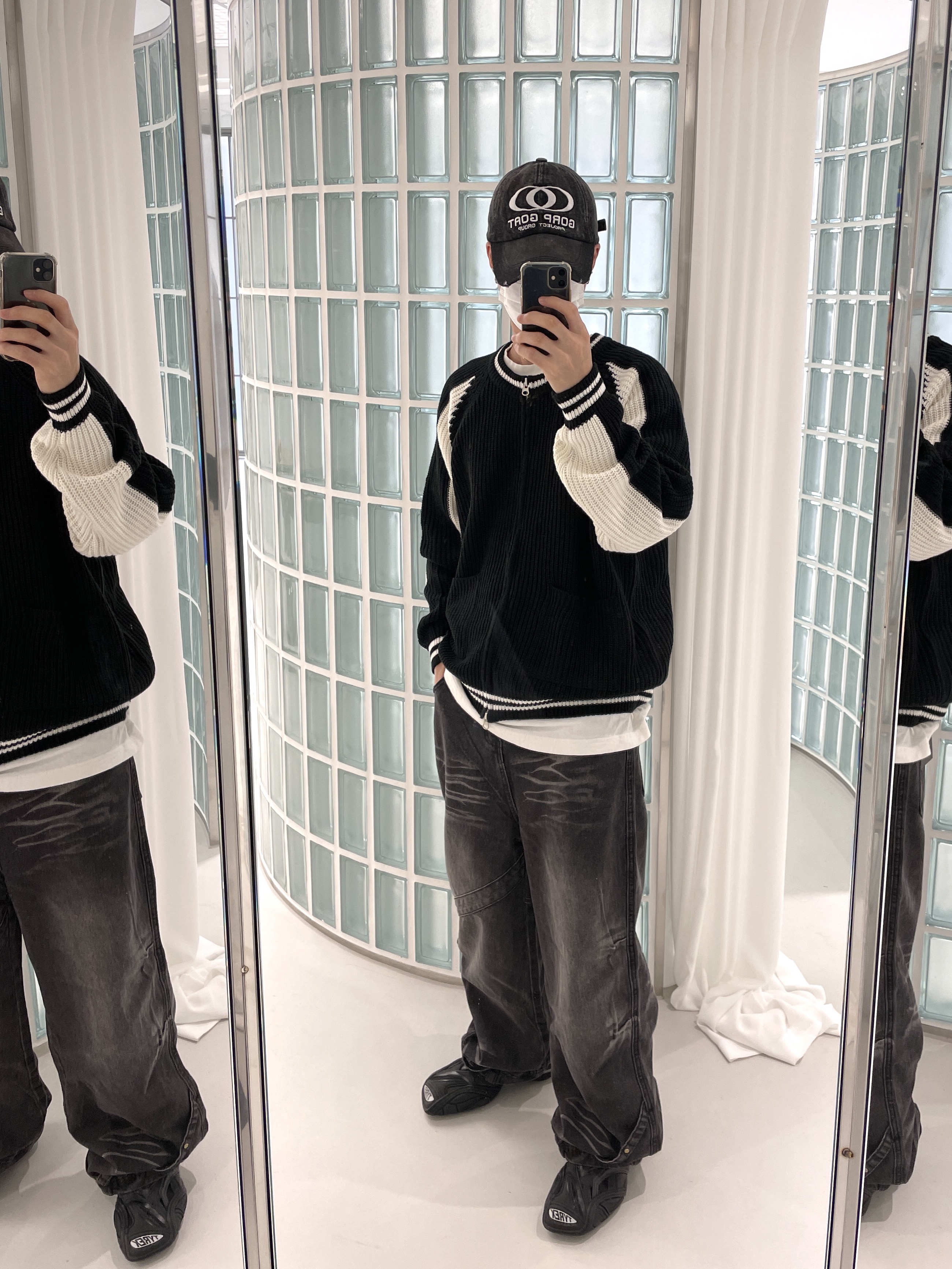 (W) Balenciaga Tyrex Sneakers Black, Balenciaga Tyrex Sneakers Black 착용 스타일