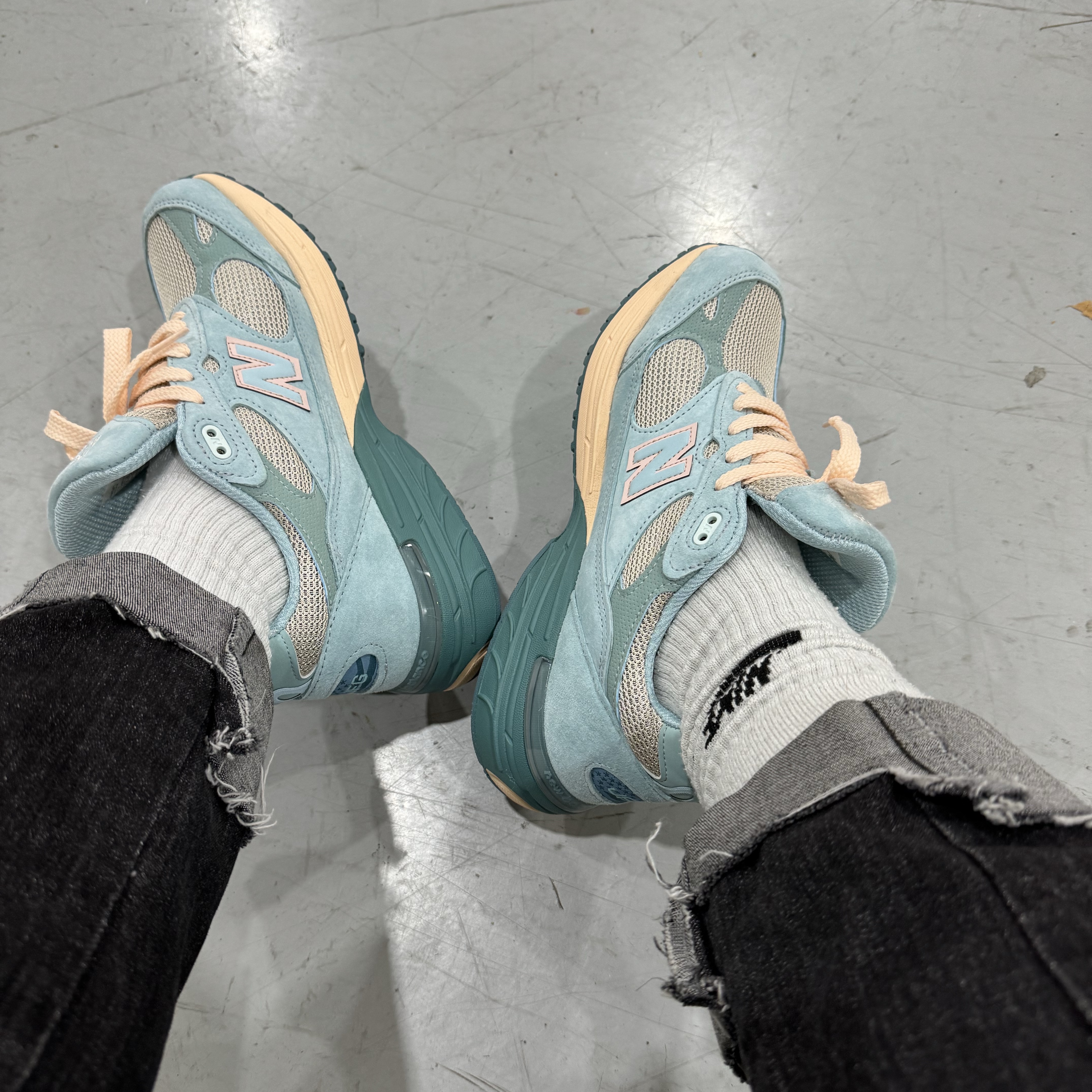 New Balance x Joe Freshgoods 993 Made in USA Arctic Blue 착용 스타일 - 1