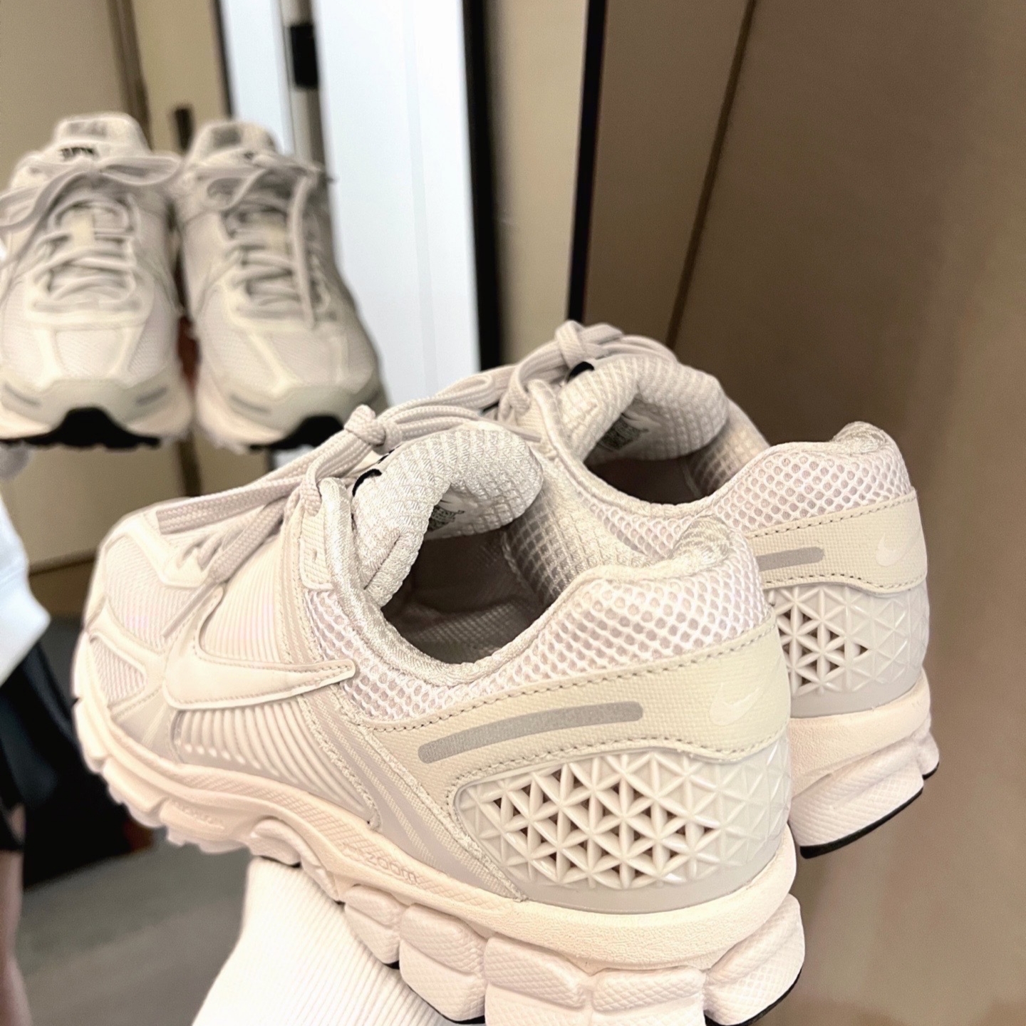 Nike Zoom Vomero 5 SP Vast Grey 2023 착용 스타일 - 4