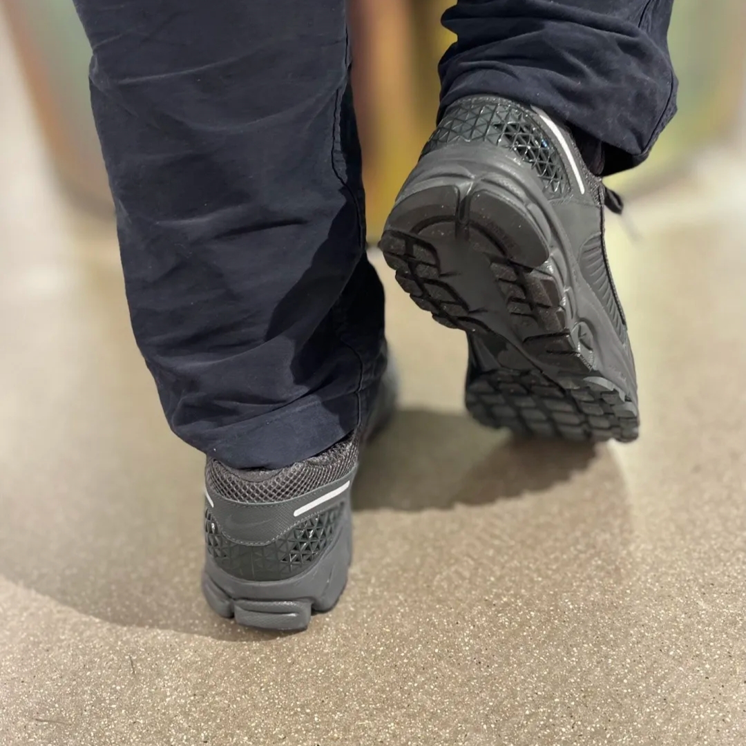 Nike Zoom Vomero 5 SP Anthracite 2023 착용 스타일 - 6