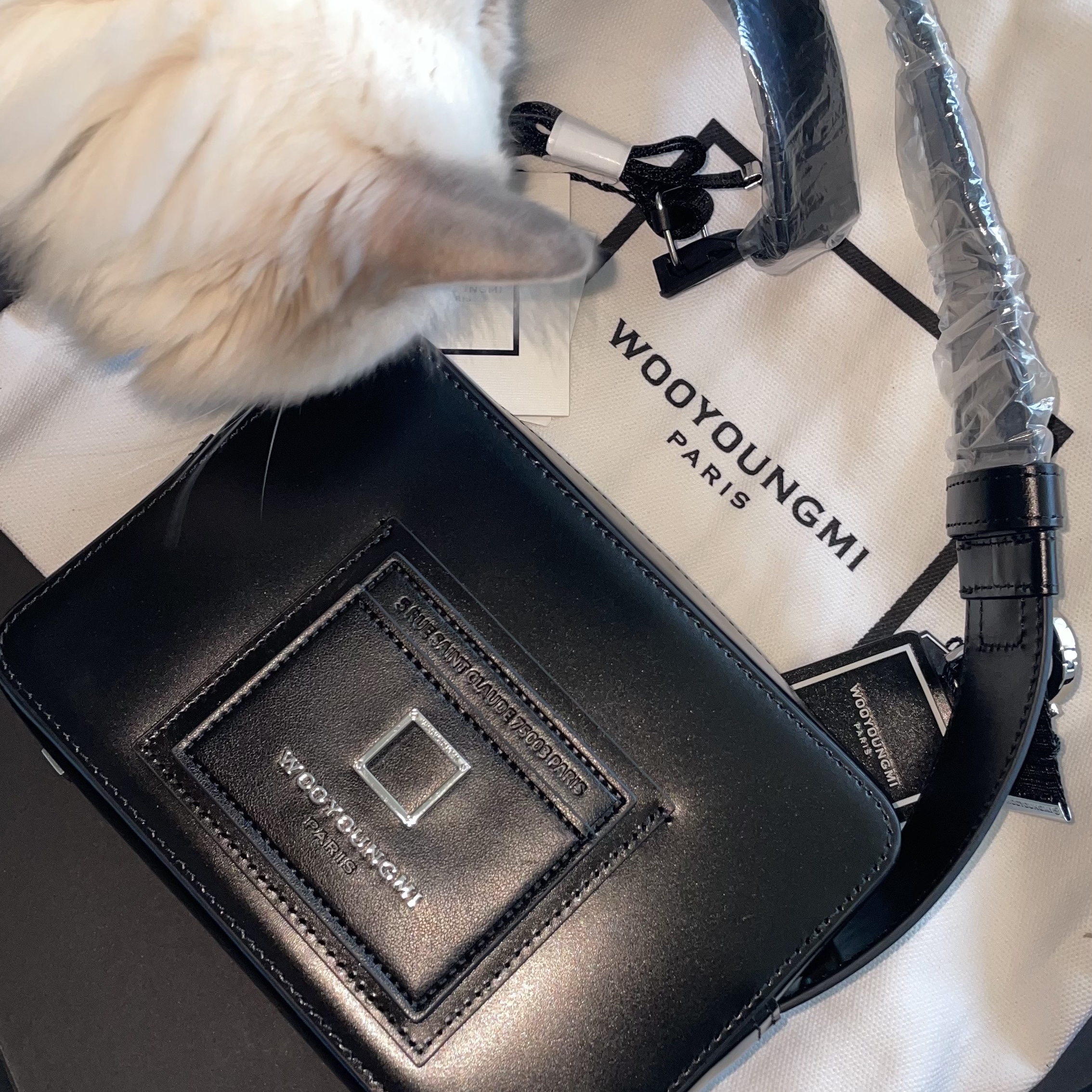 Wooyoungmi Square Mini Bag Black 착용 스타일
