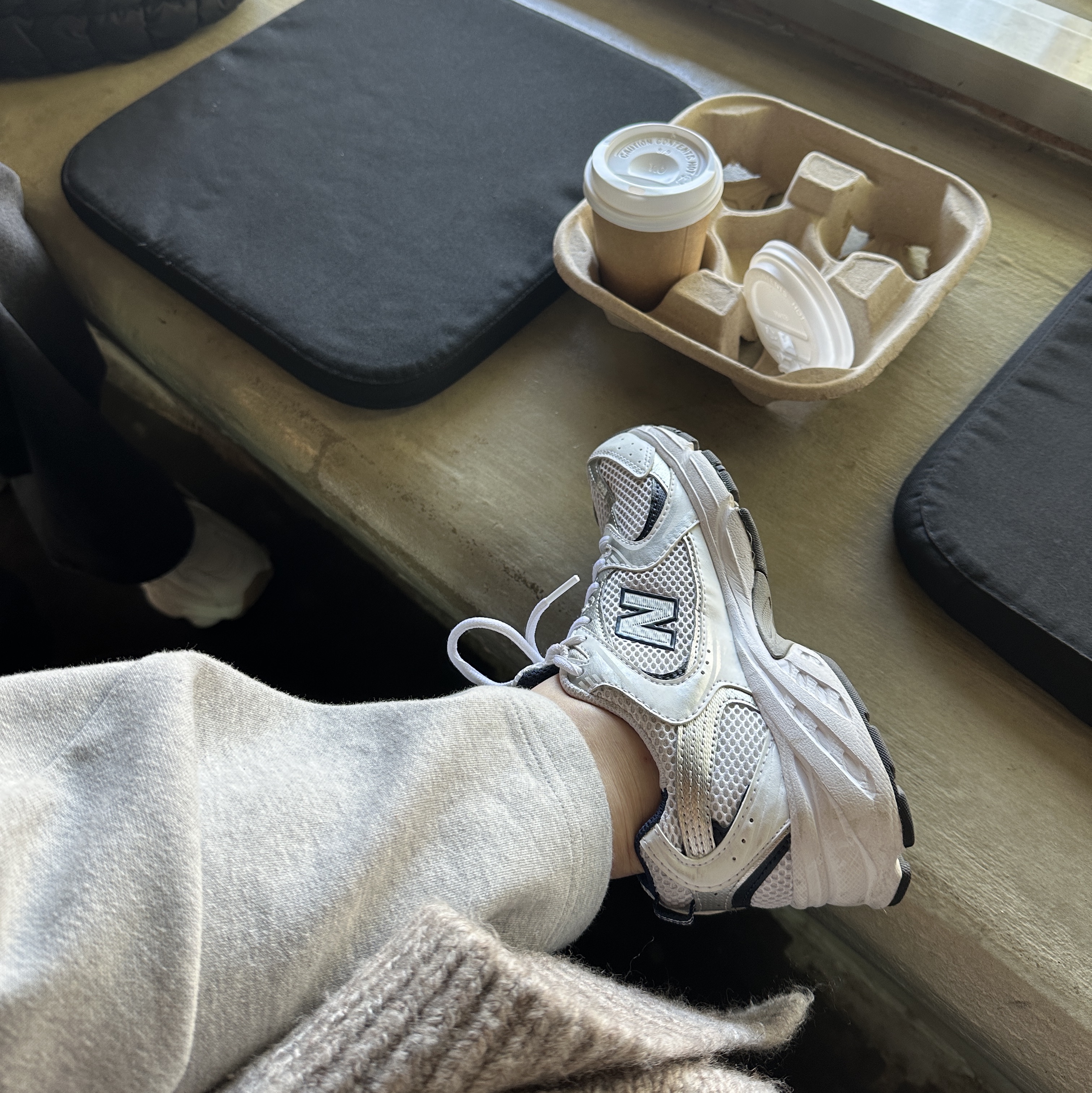 New Balance 530 White 착용 스타일