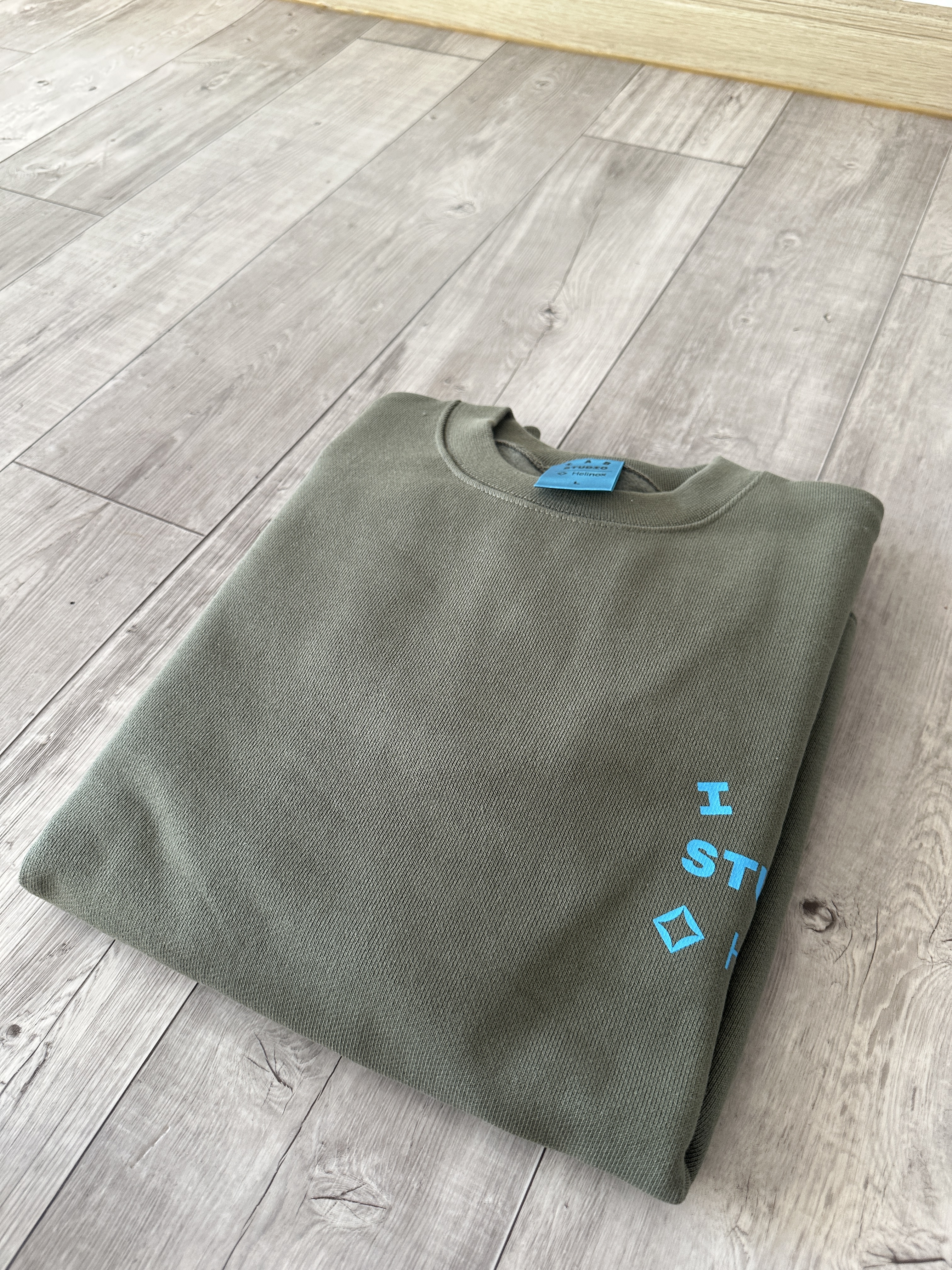 IAB Studio x Helinox Sweatshirt Leaf Green 착용 스타일 - 2