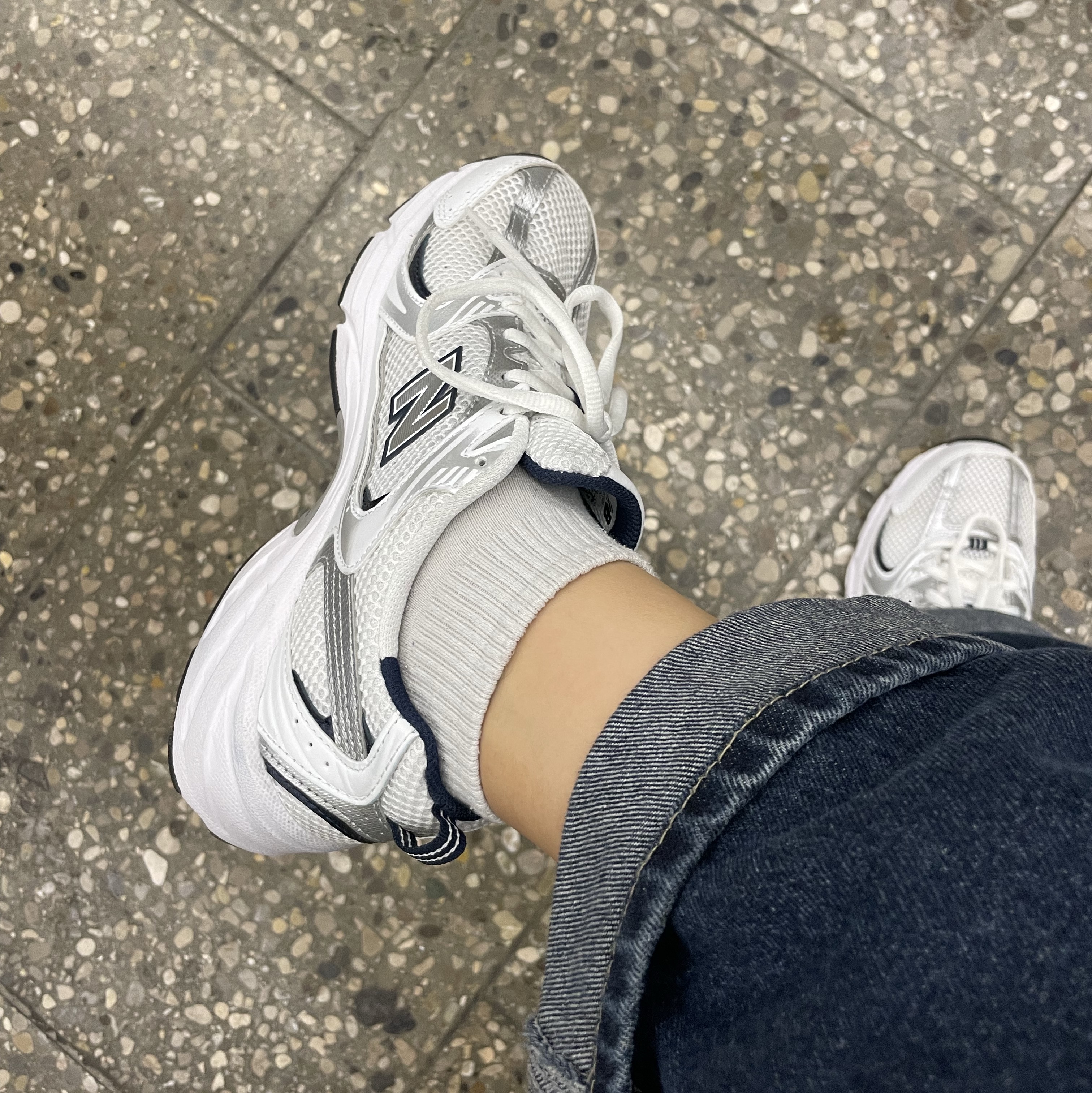 New Balance 530 White 착용 스타일