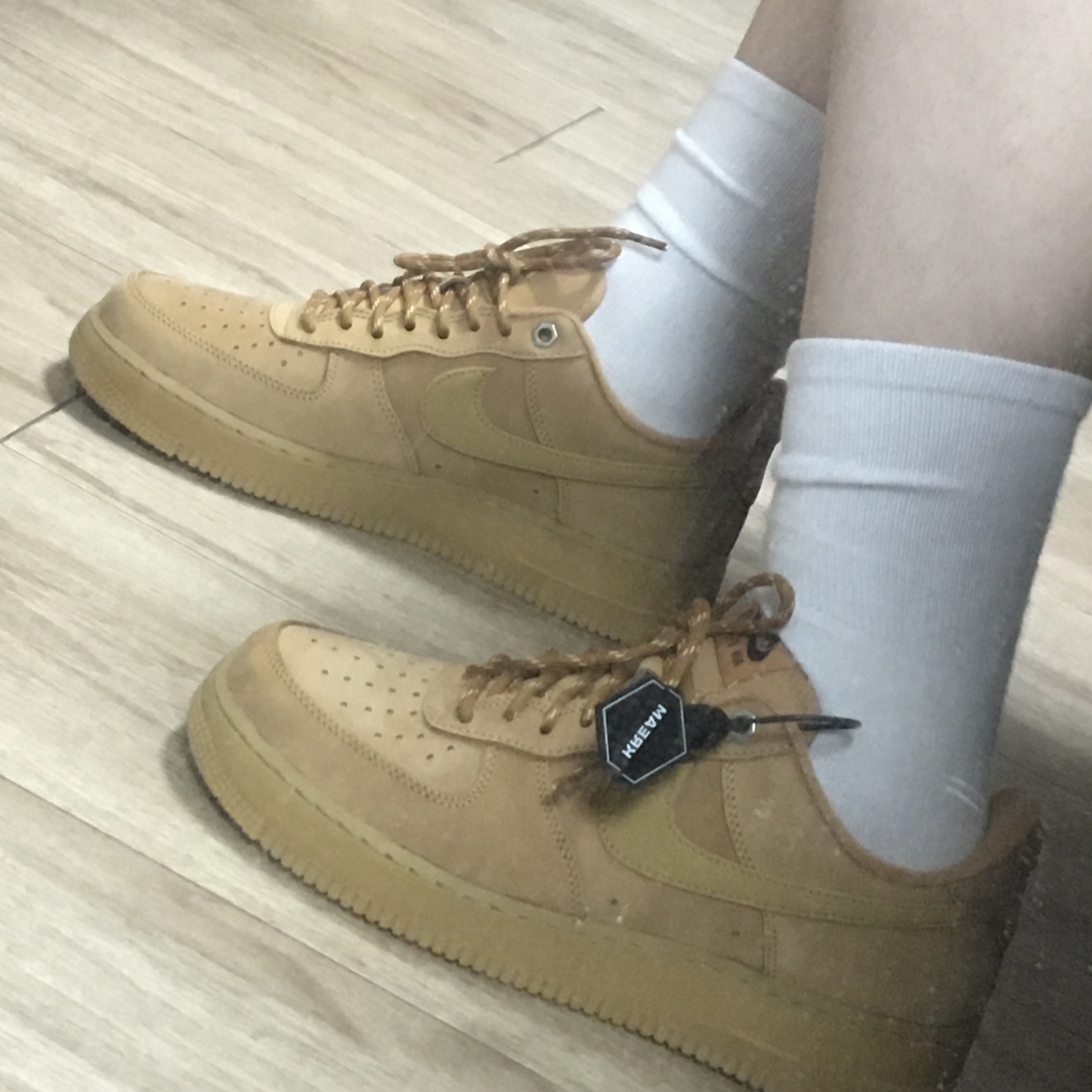 Nike Air Force 1 '07 WB Flax 착용 스타일