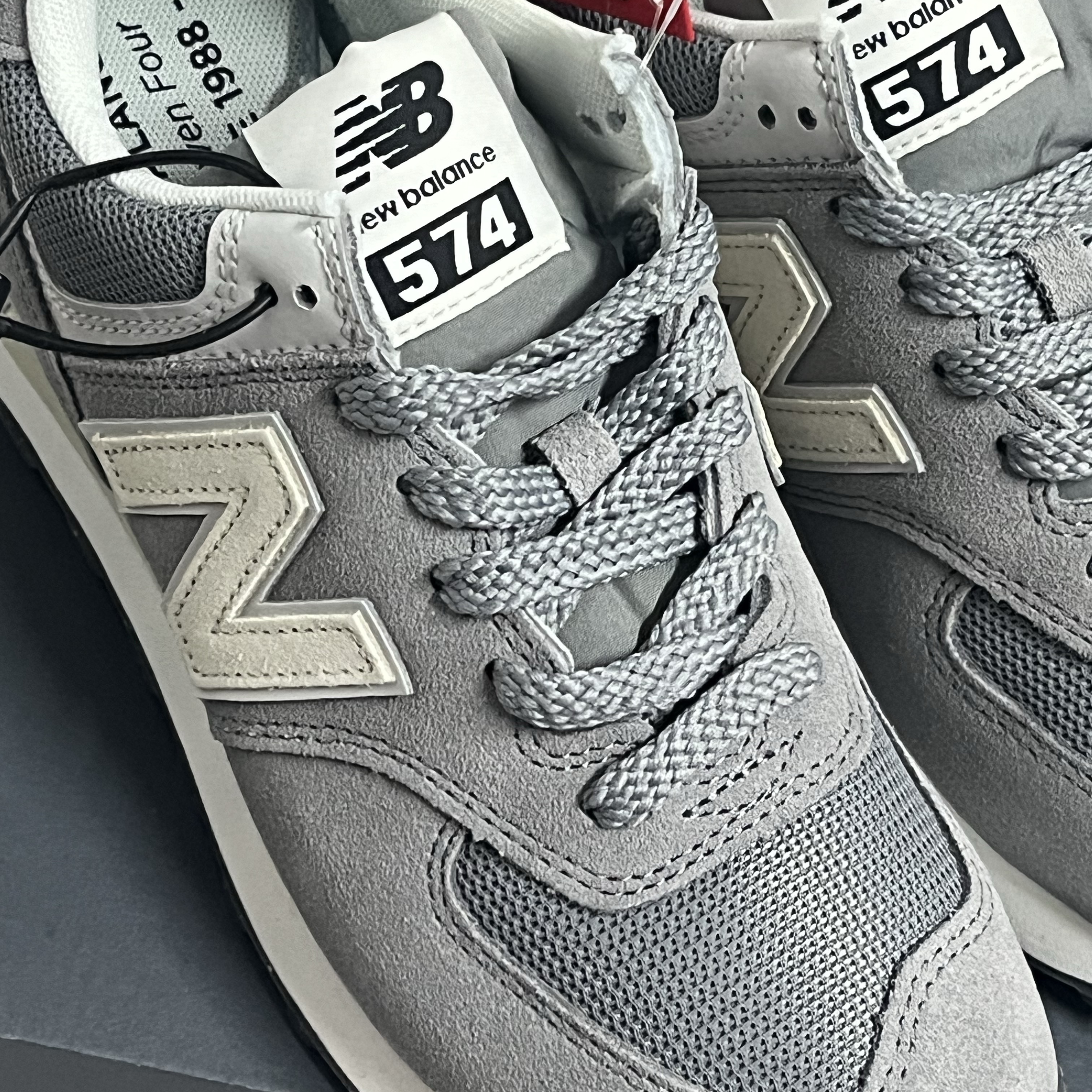 New Balance 574 Classics Reimagined Gray 착용 스타일